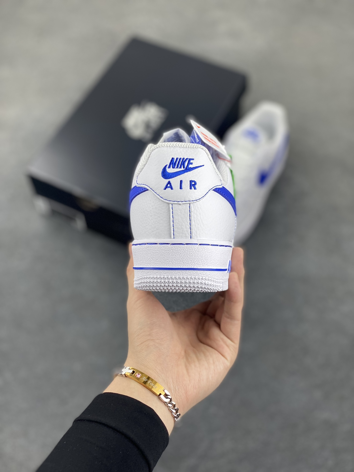 图片[4]-Nk Air Force 1\’07 Low 白蓝 空军一号低帮休闲板鞋 原楦头原纸板 打造纯正空军版型#专注外贸渠道 全掌内置蜂窝气垫 #原盒配件 原厂中底钢印、拉帮完美 货号：HQ2037-100 尺码：35.5 36 36.5 37.5 38 38.5 39 40 40.5 41 42 42.5 43 44 44.5 45-选品中心