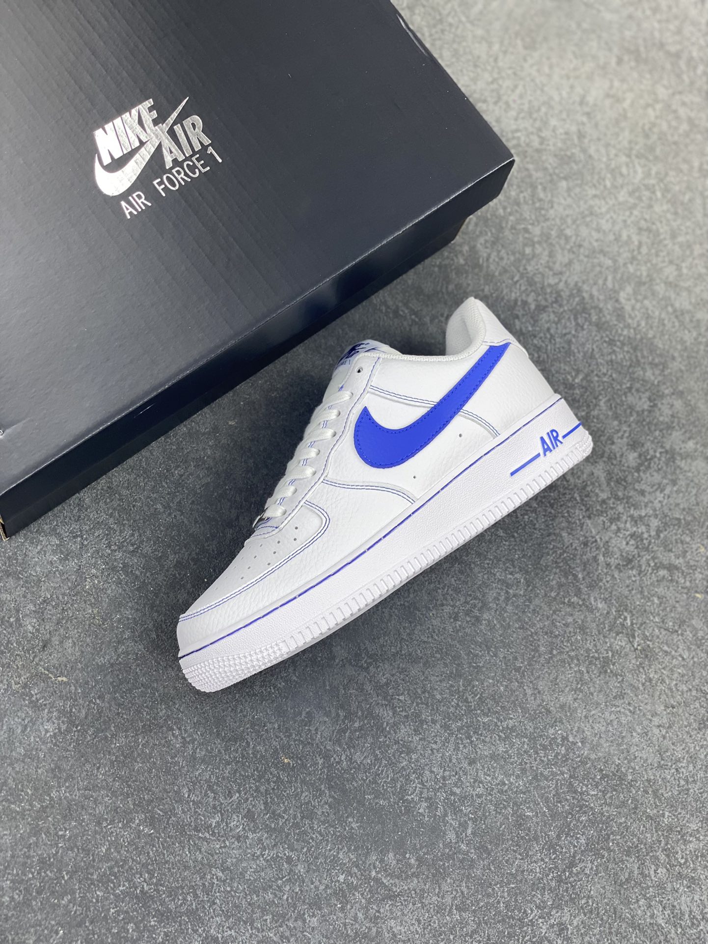 图片[7]-Nk Air Force 1\’07 Low 白蓝 空军一号低帮休闲板鞋 原楦头原纸板 打造纯正空军版型#专注外贸渠道 全掌内置蜂窝气垫 #原盒配件 原厂中底钢印、拉帮完美 货号：HQ2037-100 尺码：35.5 36 36.5 37.5 38 38.5 39 40 40.5 41 42 42.5 43 44 44.5 45-选品中心