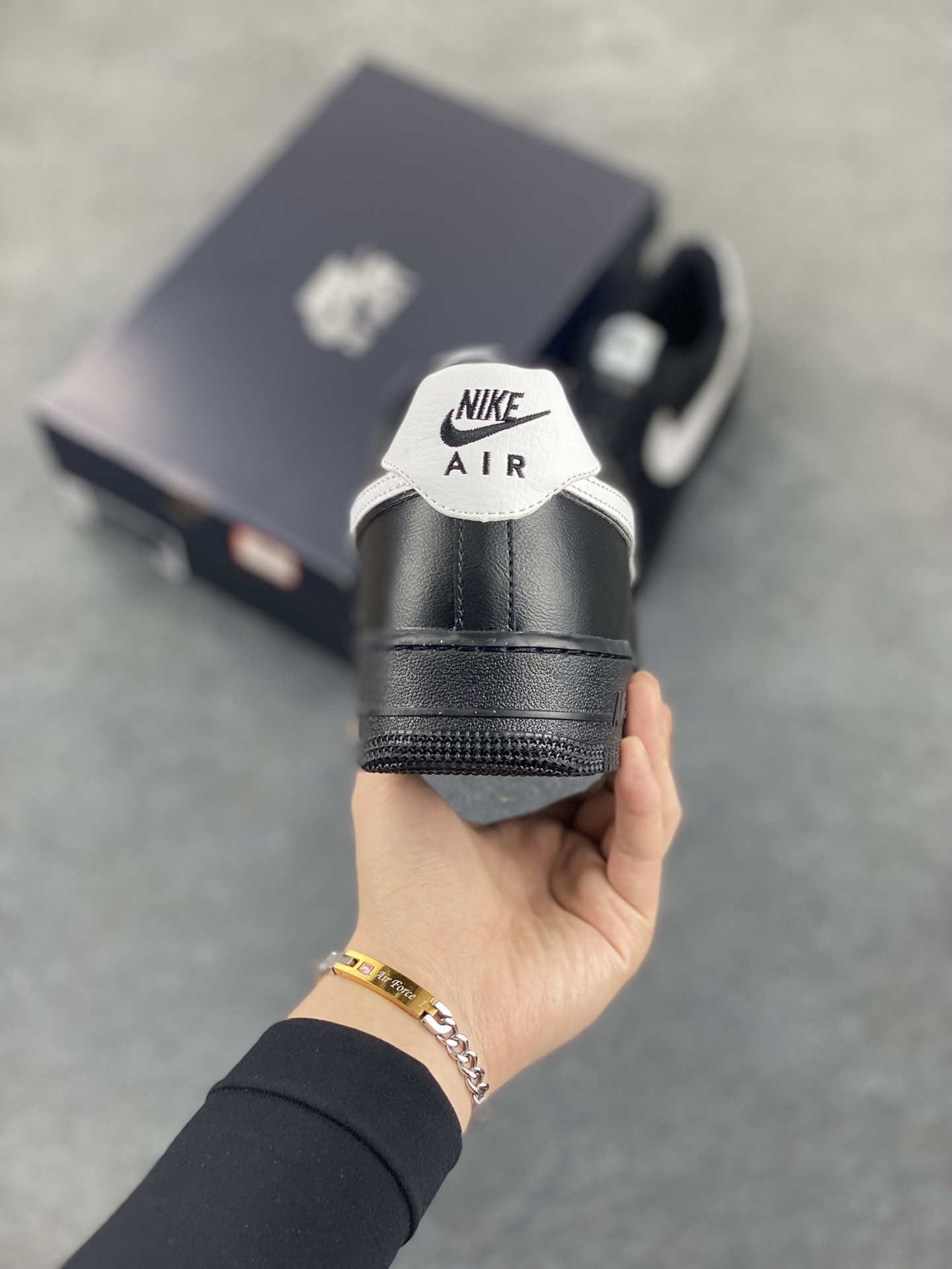 图片[4]-福利特价 NIke Air Force 1 \’07 Low 黑白勾 空军一号低帮休闲板鞋 原楦头原纸板 纯正空军版型 定制鞋盒 全掌内置全掌气垫 原厂中底钢印 拉帮完美 货号：CQ0492-001 尺码：35.5 36 36.5 37.5 38 38.5 39 40 40.5 41 42 42.5 43 44 44.5 45 46-选品中心