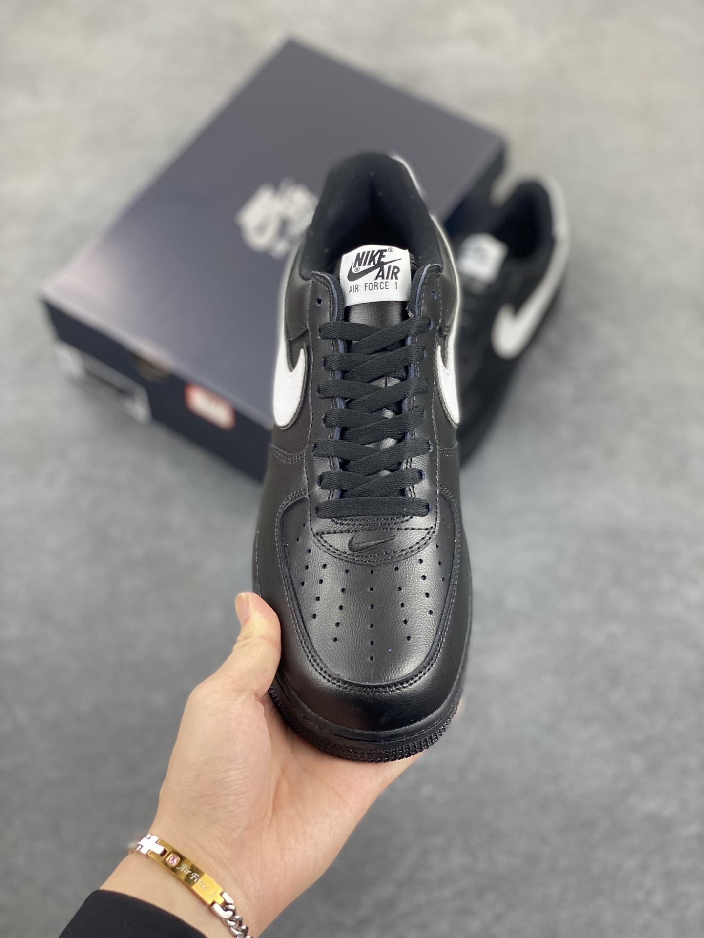图片[2]-福利特价 NIke Air Force 1 \’07 Low 黑白勾 空军一号低帮休闲板鞋 原楦头原纸板 纯正空军版型 定制鞋盒 全掌内置全掌气垫 原厂中底钢印 拉帮完美 货号：CQ0492-001 尺码：35.5 36 36.5 37.5 38 38.5 39 40 40.5 41 42 42.5 43 44 44.5 45 46-选品中心