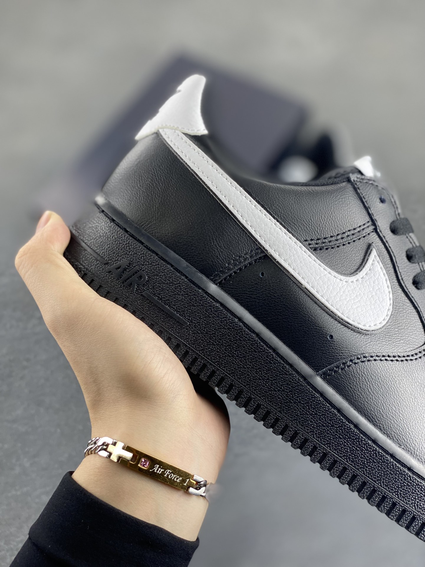 图片[6]-福利特价 NIke Air Force 1 \’07 Low 黑白勾 空军一号低帮休闲板鞋 原楦头原纸板 纯正空军版型 定制鞋盒 全掌内置全掌气垫 原厂中底钢印 拉帮完美 货号：CQ0492-001 尺码：35.5 36 36.5 37.5 38 38.5 39 40 40.5 41 42 42.5 43 44 44.5 45 46-选品中心