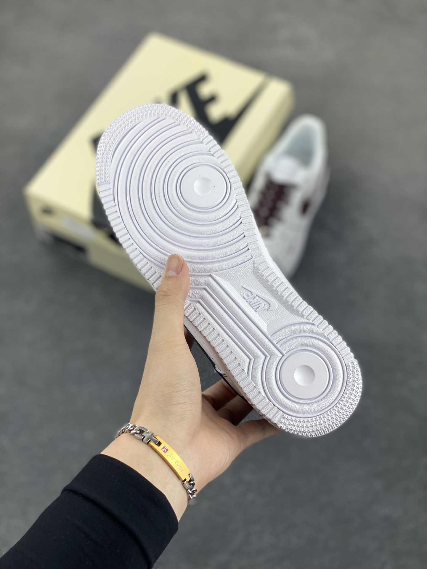 图片[5]-Nike Air Force 1 Low “Just Do It”联名白棕 空军一号低帮运动休闲板鞋 原楦头原纸板 打造纯正空军版型#专注外贸渠道 全掌内置蜂窝气垫 #原盒配件 原厂中底钢印、拉帮完美 货号：CW2288-027 尺码：36 36.5 37.5 38 38.5 39 40 40.5 41 42 42.5 43 44 44.5 45-选品中心