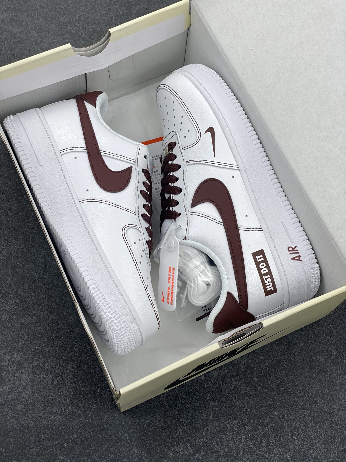 图片[9]-Nike Air Force 1 Low “Just Do It”联名白棕 空军一号低帮运动休闲板鞋 原楦头原纸板 打造纯正空军版型#专注外贸渠道 全掌内置蜂窝气垫 #原盒配件 原厂中底钢印、拉帮完美 货号：CW2288-027 尺码：36 36.5 37.5 38 38.5 39 40 40.5 41 42 42.5 43 44 44.5 45-选品中心