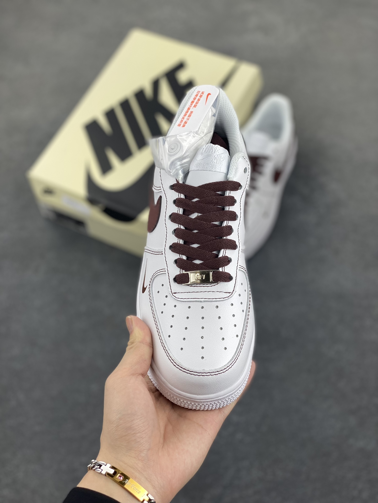 图片[2]-Nike Air Force 1 Low “Just Do It”联名白棕 空军一号低帮运动休闲板鞋 原楦头原纸板 打造纯正空军版型#专注外贸渠道 全掌内置蜂窝气垫 #原盒配件 原厂中底钢印、拉帮完美 货号：CW2288-027 尺码：36 36.5 37.5 38 38.5 39 40 40.5 41 42 42.5 43 44 44.5 45-选品中心