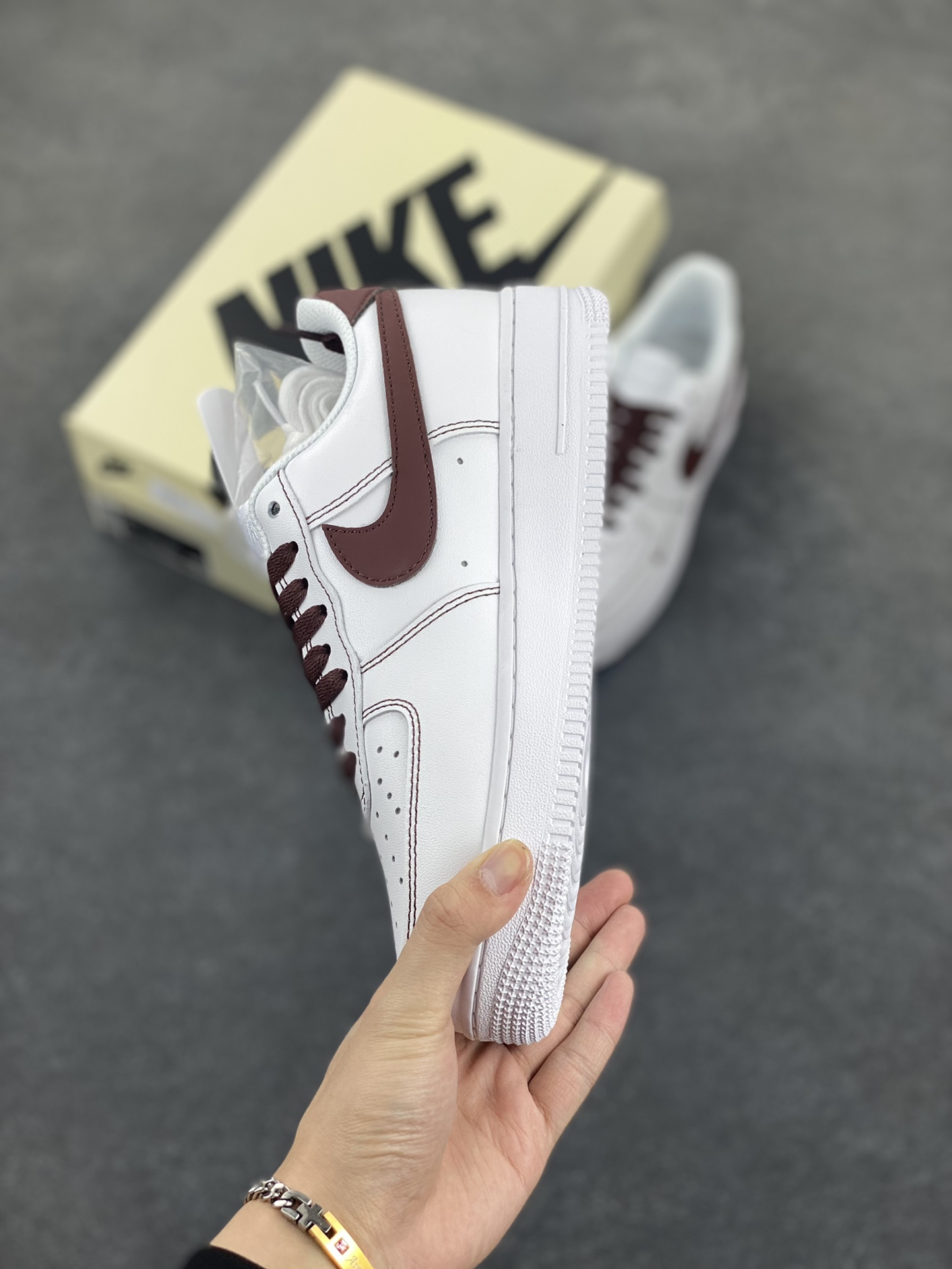 图片[3]-Nike Air Force 1 Low “Just Do It”联名白棕 空军一号低帮运动休闲板鞋 原楦头原纸板 打造纯正空军版型#专注外贸渠道 全掌内置蜂窝气垫 #原盒配件 原厂中底钢印、拉帮完美 货号：CW2288-027 尺码：36 36.5 37.5 38 38.5 39 40 40.5 41 42 42.5 43 44 44.5 45-选品中心