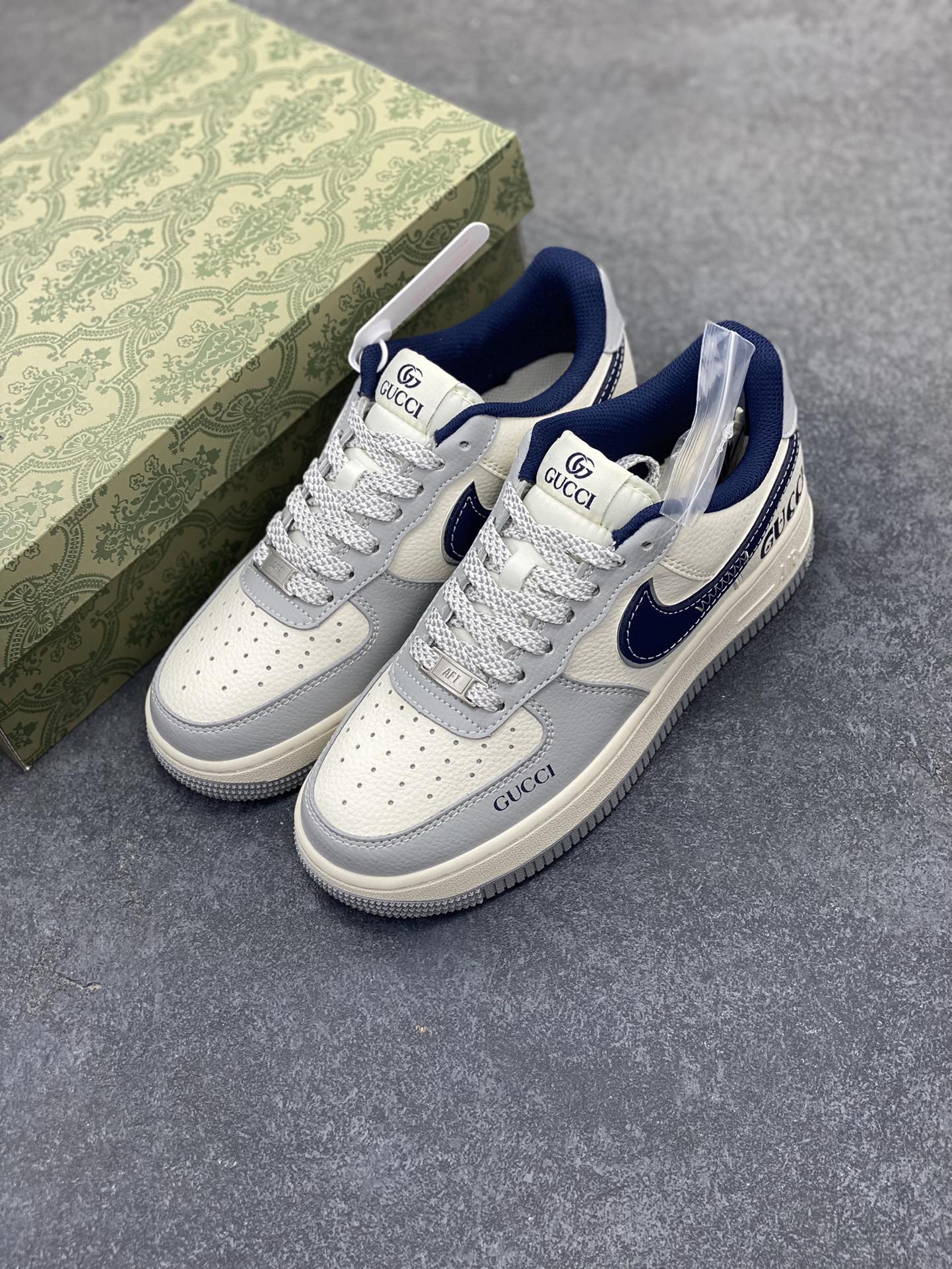 图片[8]-NIke Air Force 1 \’07 Low “古驰联名——灰蓝勾”空军一号 低帮 运动鞋 休闲鞋 折边针车 工艺难度大 原楦头原纸板 原装鞋盒 定制五金配件 内置全掌气垫 原厂鞋底 货号：XS1958-543 尺码：36 36.5 37.5 38 38.5 39 40 40.5 41 42 42.5 43 44 44.5 45-选品中心