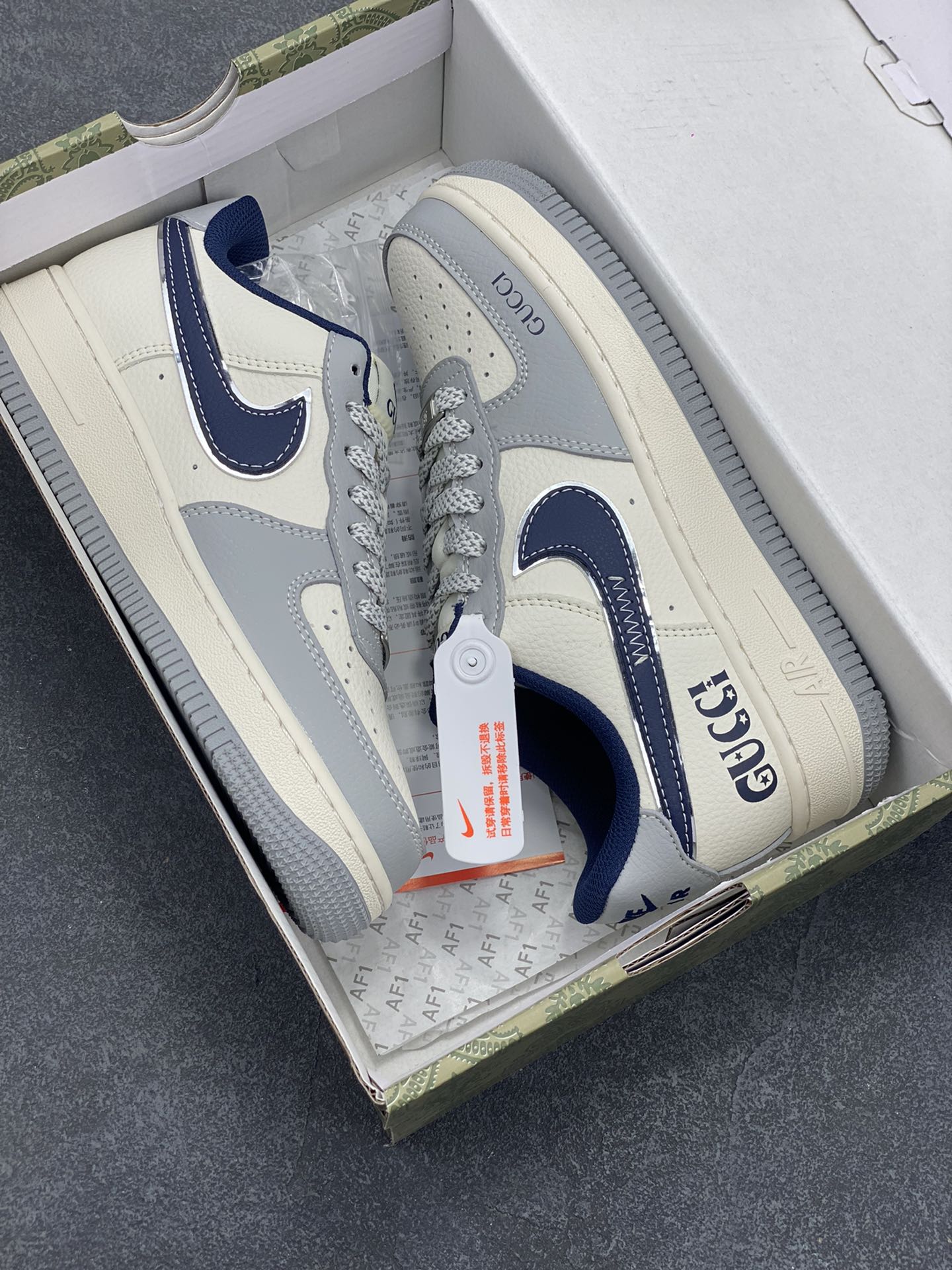 图片[9]-NIke Air Force 1 \’07 Low “古驰联名——灰蓝勾”空军一号 低帮 运动鞋 休闲鞋 折边针车 工艺难度大 原楦头原纸板 原装鞋盒 定制五金配件 内置全掌气垫 原厂鞋底 货号：XS1958-543 尺码：36 36.5 37.5 38 38.5 39 40 40.5 41 42 42.5 43 44 44.5 45-选品中心