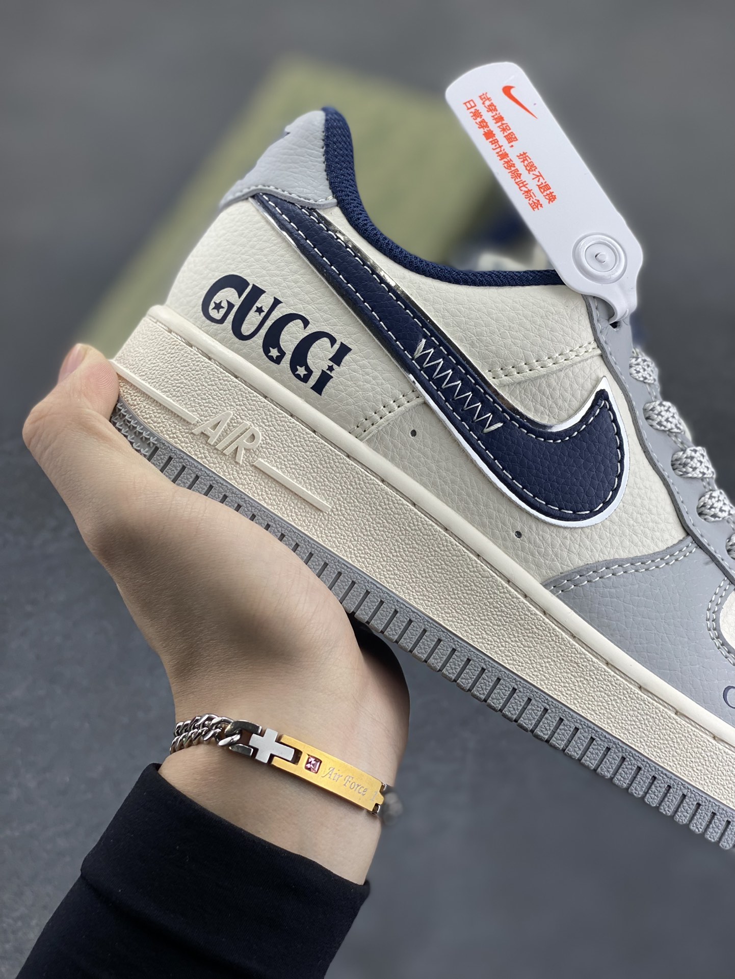 图片[6]-NIke Air Force 1 \’07 Low “古驰联名——灰蓝勾”空军一号 低帮 运动鞋 休闲鞋 折边针车 工艺难度大 原楦头原纸板 原装鞋盒 定制五金配件 内置全掌气垫 原厂鞋底 货号：XS1958-543 尺码：36 36.5 37.5 38 38.5 39 40 40.5 41 42 42.5 43 44 44.5 45-选品中心