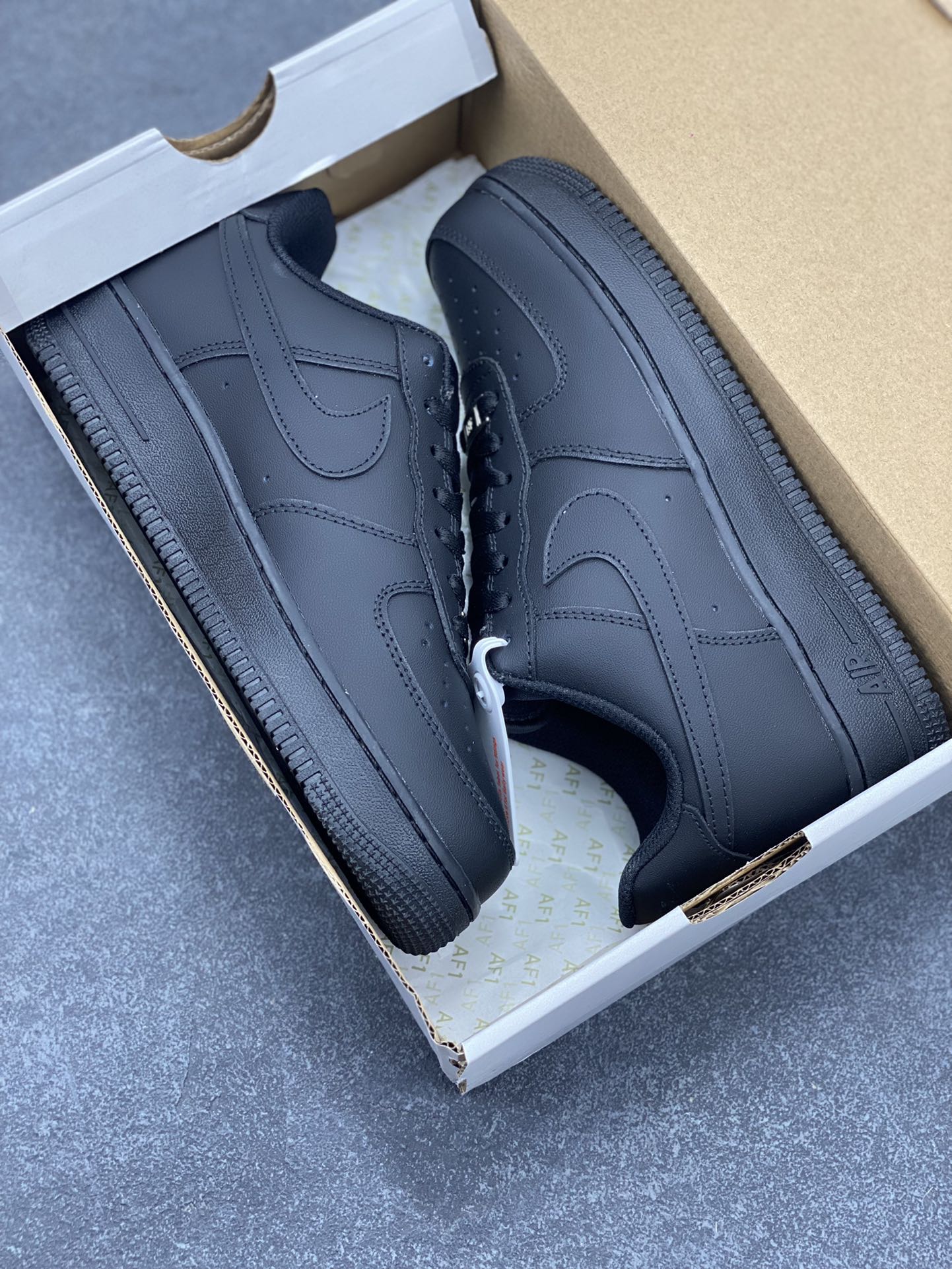 图片[9]-福利特价 Nk Air Force 1 空军全白 纯黑色 客供模具、打造最完美空军鞋型 卖了上万双好评无数，欢迎对比 货号：CW2288-111 尺码：35.5 36 36.5 37.5 38 38.5 39 40 40.5 41 42 42.5 43 44 44.5 45 46 47-选品中心