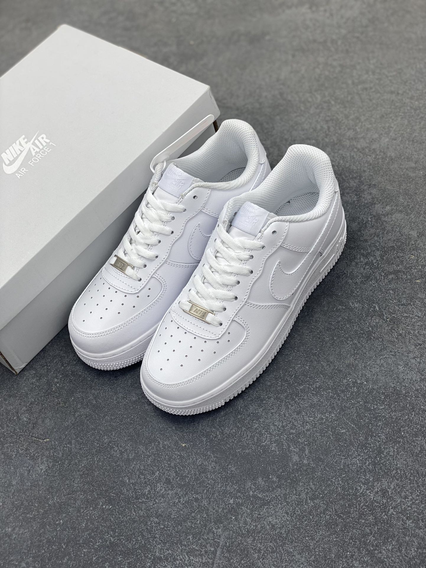 图片[8]-福利特价 Nk Air Force 1 空军全白 纯白色 客供模具、打造最完美空军鞋型 卖了上万双好评无数，欢迎对比 货号：CW2288-111 尺码：35.5 36 36.5 37.5 38 38.5 39 40 40.5 41 42 42.5 43 44 44.5 45 46 47-选品中心