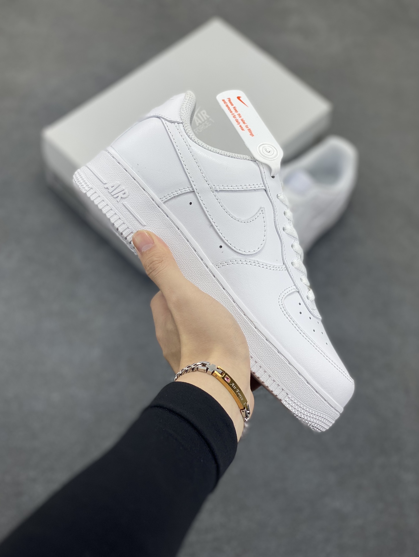 福利特价 Nk Air Force 1 空军全白 纯白色 客供模具、打造最完美空军鞋型 卖了上万双好评无数,欢迎对比 货号:CW2288-111 尺码:35.5 36 36.5 37.5 38 38.5 39 40 40.5 41 42 42.5 43 44 44.5 45 46 47-选品中心