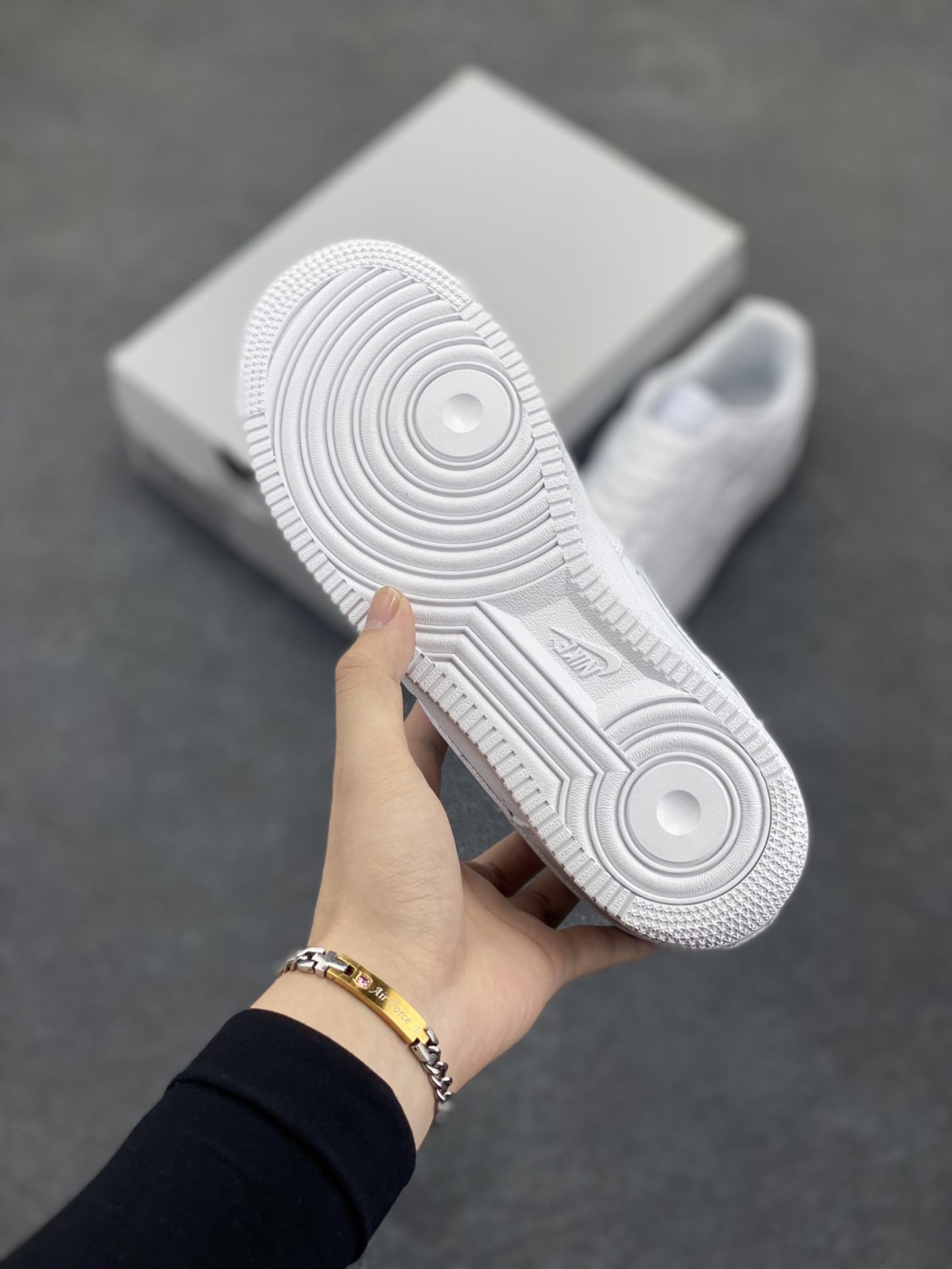 图片[5]-福利特价 Nk Air Force 1 空军全白 纯白色 客供模具、打造最完美空军鞋型 卖了上万双好评无数，欢迎对比 货号：CW2288-111 尺码：35.5 36 36.5 37.5 38 38.5 39 40 40.5 41 42 42.5 43 44 44.5 45 46 47-选品中心