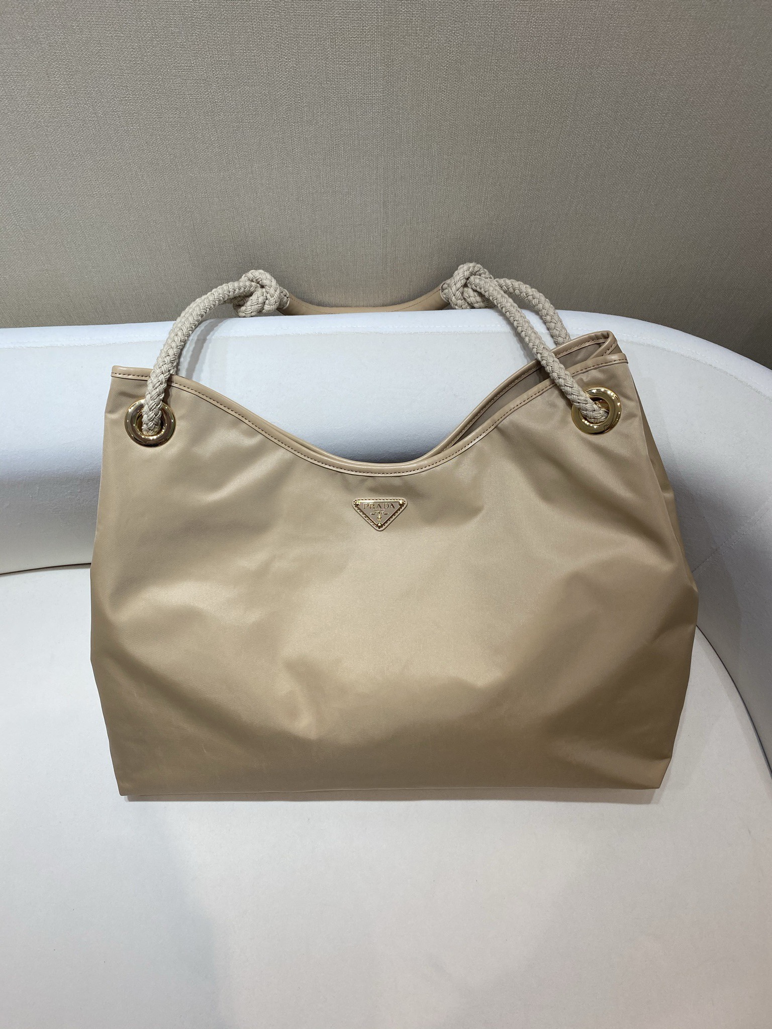 Prada Product _du7qfJtuUOlbin_m6fE-S30R5k9DRUble0VXfDg