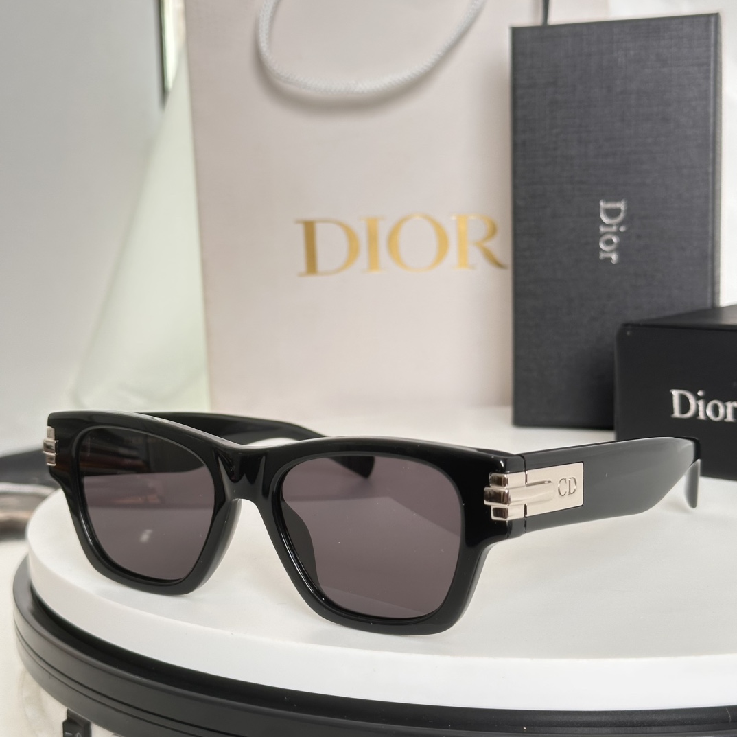  ‼️DIOR
MOD：DIORBLACKSUIT XL S2U
Size：52口18-145