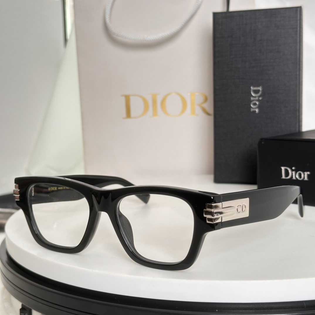  ‼️DIOR
MOD：DIORBLACKSUIT XL S2U
Size：52口18-145