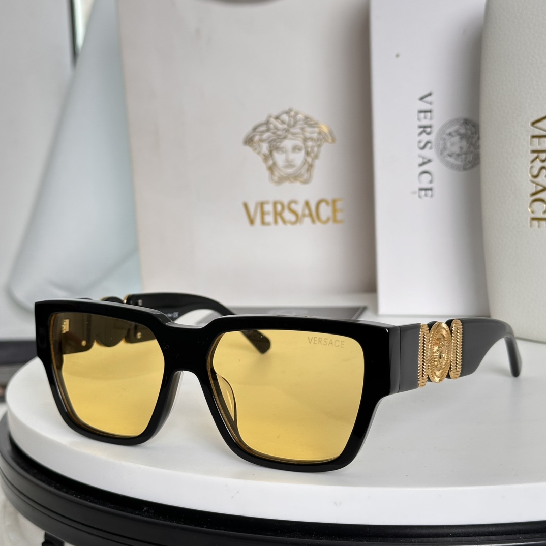  ‼️VERSAC*范思哲 官网新款  
MIYAVI雅 同款墨镜 😎
MODEL：VE4483D
SI