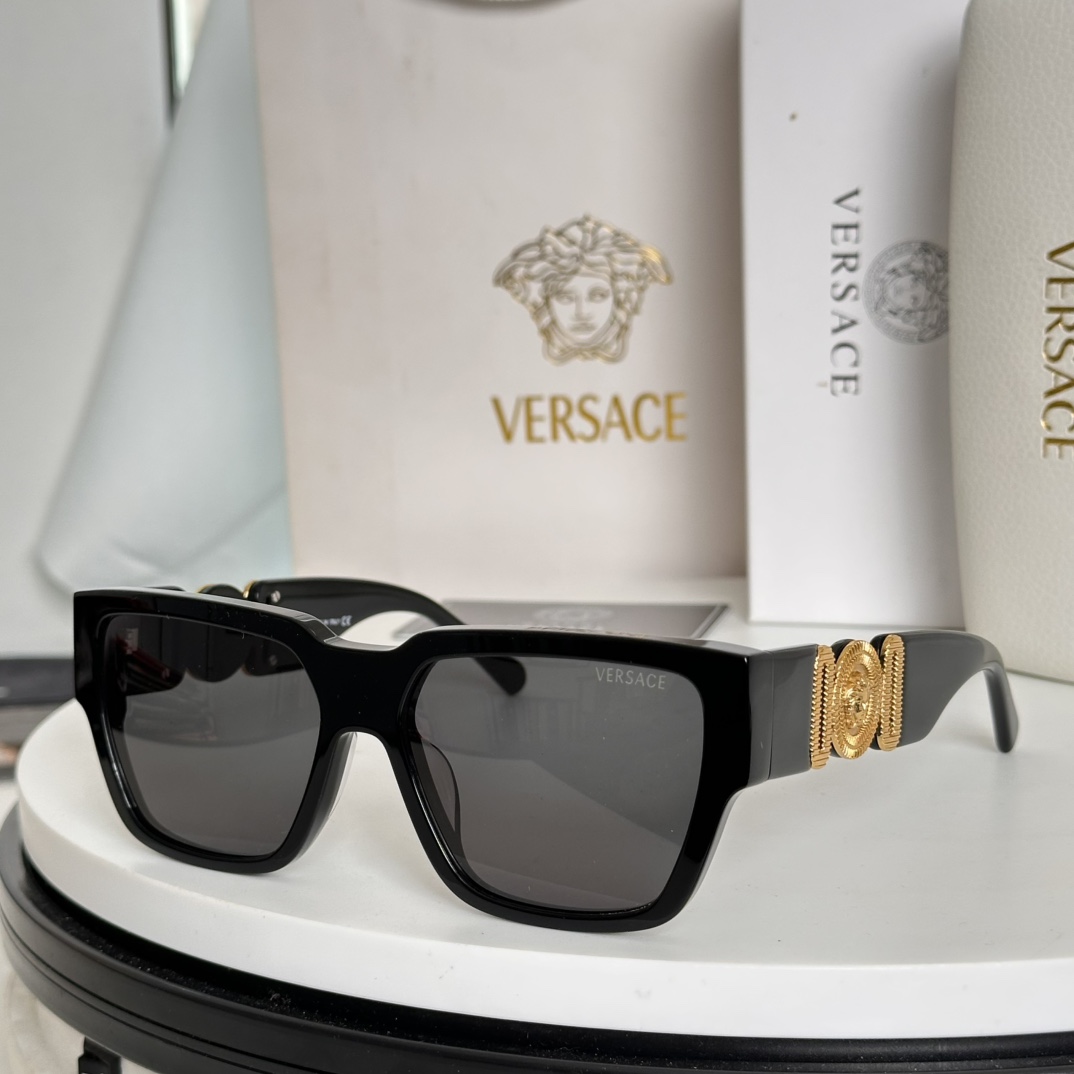  ‼️VERSAC*范思哲 官网新款  
MIYAVI雅 同款墨镜 😎
MODEL：VE4483D
SI