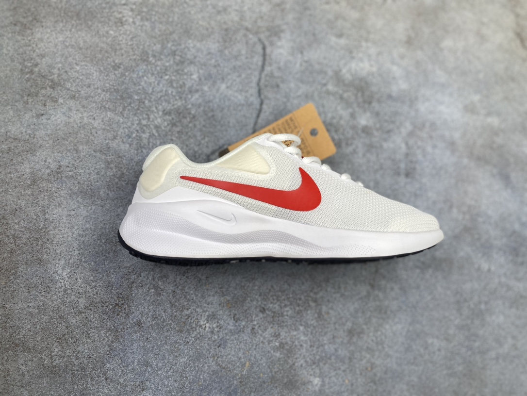 合集 五一特价💰100 
纯原福利🧧万双库存 Nk Revolution 7 Wide 耐克网面 舒适百搭 耐磨减震低帮跑步鞋 FB2208-101
#鞋款鞋头出色设计，塑就出众贴合感。鞋身设计功能与时尚兼顾，提升穿搭好单品。橡胶鞋底配合防滑纹路设计，平稳抓地。
尺码：35.5 36 36.5 37.5 38 38.5 39 40 40.5 41 42 42.5 43 44 44.5 45w5