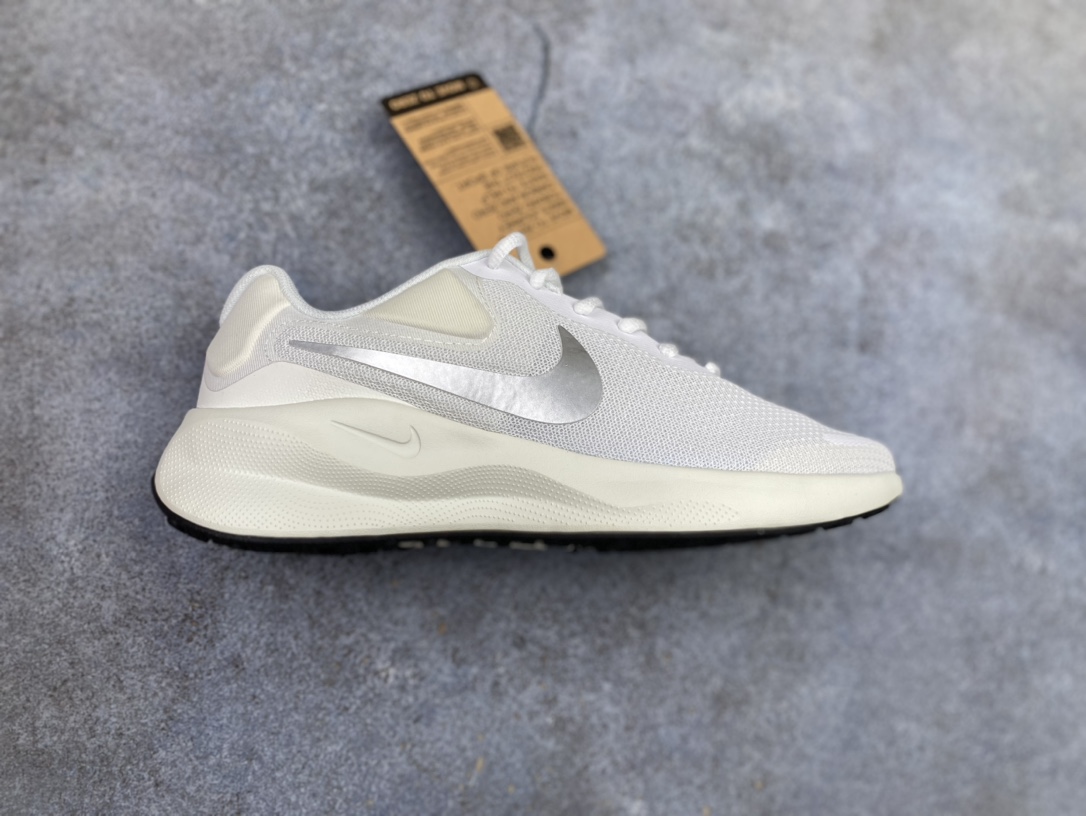 合集 五一特价💰100 
纯原福利🧧万双库存 Nk Revolution 7 Wide 耐克网面 舒适百搭 耐磨减震低帮跑步鞋 FB2208-101
#鞋款鞋头出色设计，塑就出众贴合感。鞋身设计功能与时尚兼顾，提升穿搭好单品。橡胶鞋底配合防滑纹路设计，平稳抓地。
尺码：35.5 36 36.5 37.5 38 38.5 39 40 40.5 41 42 42.5 43 44 44.5 45w5