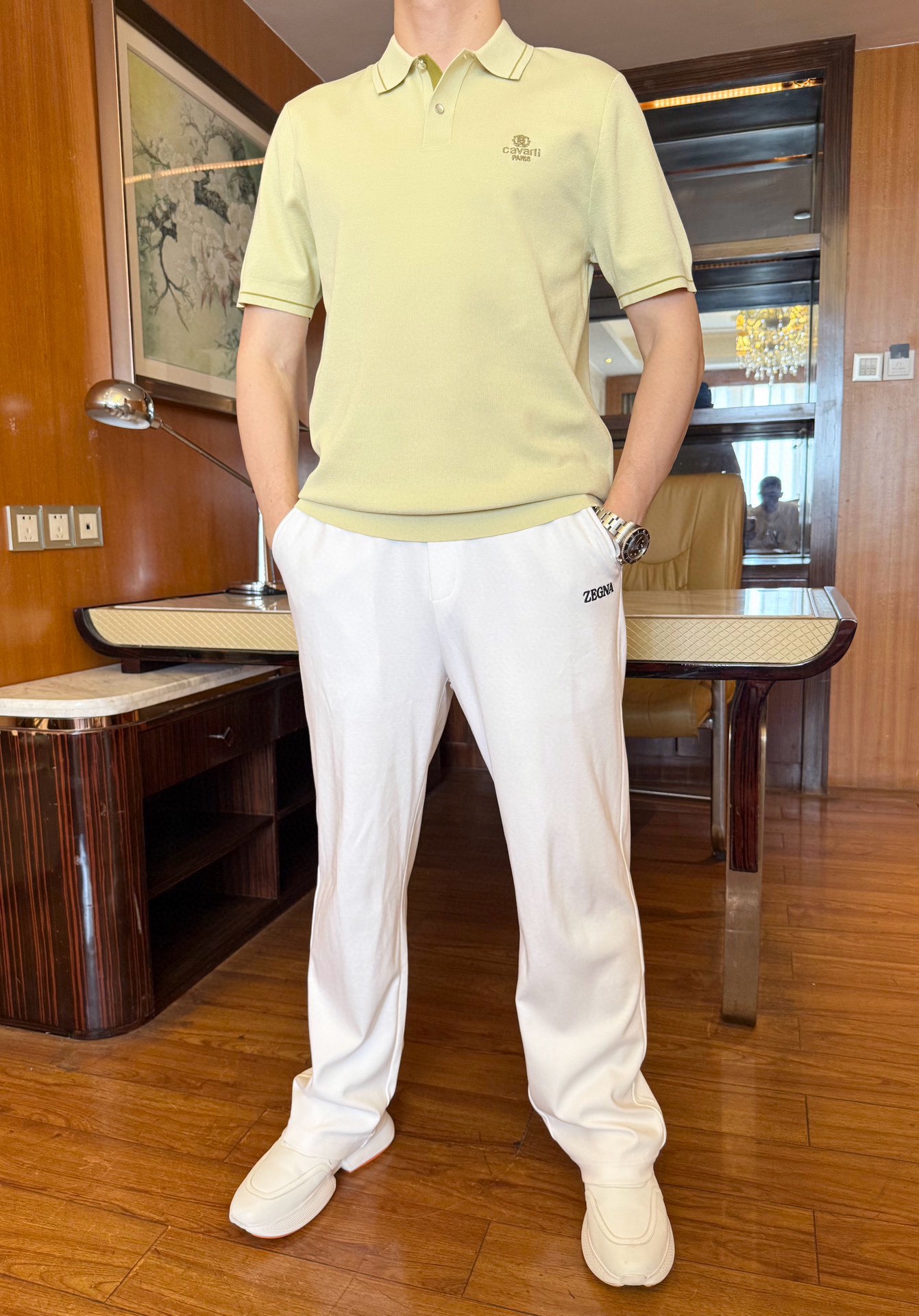 NO:142348,Cavalli-2025 counter latest hot-selling Polo, European and American counters, hot-selling items!  Selected Italian imported Tianshi cotton   mulberry silk fabrics with the latest design, the exquisite brand on the chest is quite fashionable, and there is no need to say much about the effect of the upper body. The number of codes is 48-56 (model 173/130 wears 48, with Hong Kong Lane Crawford gift box packaging), alexander wang19860909卡瓦利-2025专柜最新爆款Polo出货 欧美专柜热销单品！精选意大利进口天丝棉 桑蚕丝面料搭配最新的设计,胸前的精致品牌相当彰显时尚 上身效果不用多说.码数48-56（模特173/130穿48,配香港连卡佛礼盒包装）,,alexander wang,Men's clothing