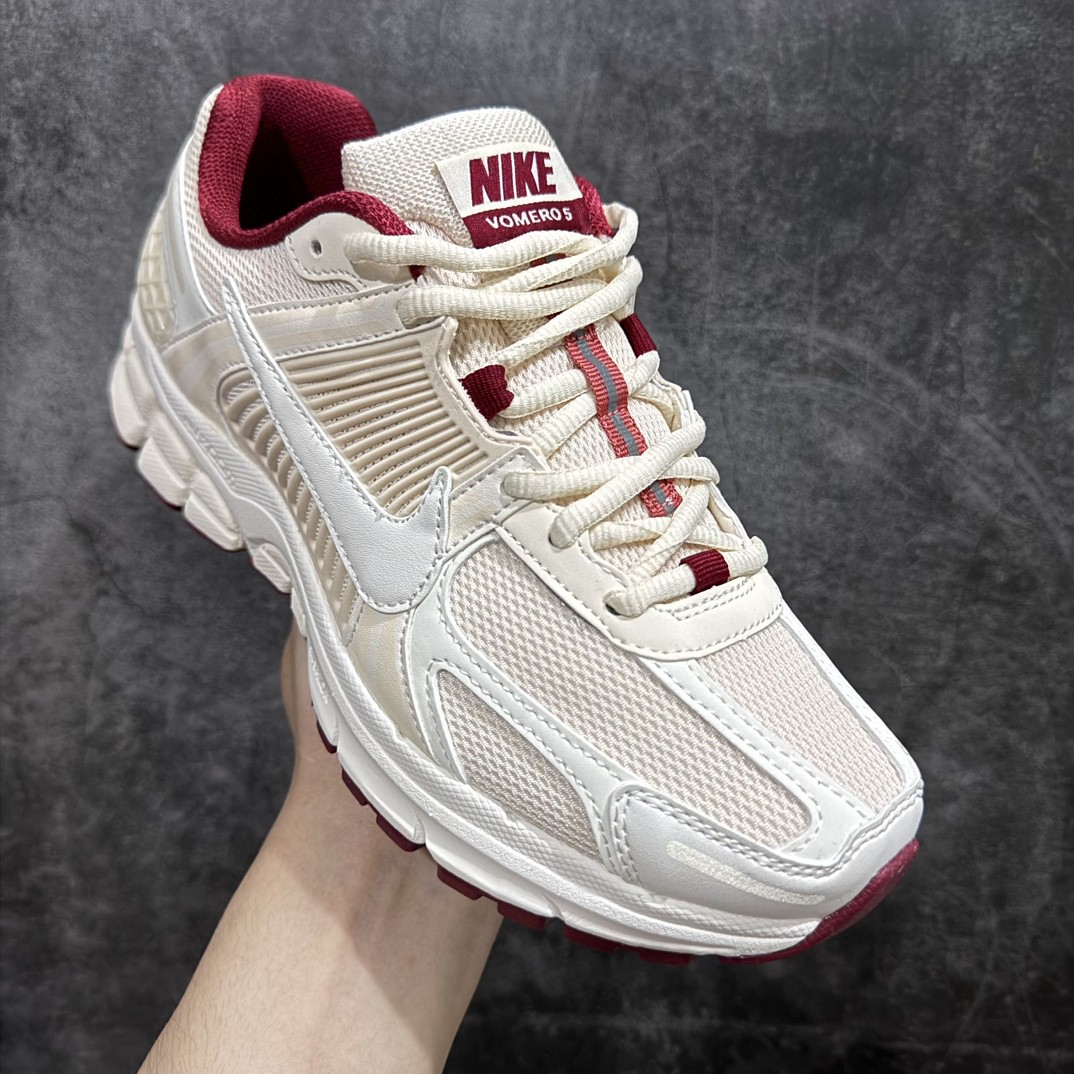 图片[3]-【Mok纯原】NK Zoom Vomero 5 佛莫罗5代系列经典复古运动慢跑鞋 米红 HF0737-111 市售最强天花板‼️ 前后掌均有气垫加持 市场唯一正品的色卡 高频 组合大底的顶级产物！ 原装档案原数据纸版楦型 采用正确色卡 合成革饰片组合双层网眼布鞋面材质 升级正确后跟TPU加固#耐弯折热塑框架支撑鞋身 正确4层组织中底搭载EVA轻量缓震(中底带有Zoom气垫加持 区别市面版本!!)#嵌入双层革新物料鞋垫,外置防滑耐磨橡胶底片 复古气质十足❗️ 尺码：35.5-46-选品中心