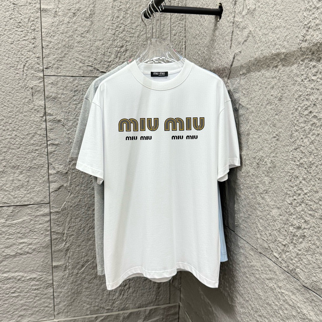 Miu Miu*Nueva temporada primavera-verano 2025 Camiseta de manga corta Logo de letras miu estampado en el pech…