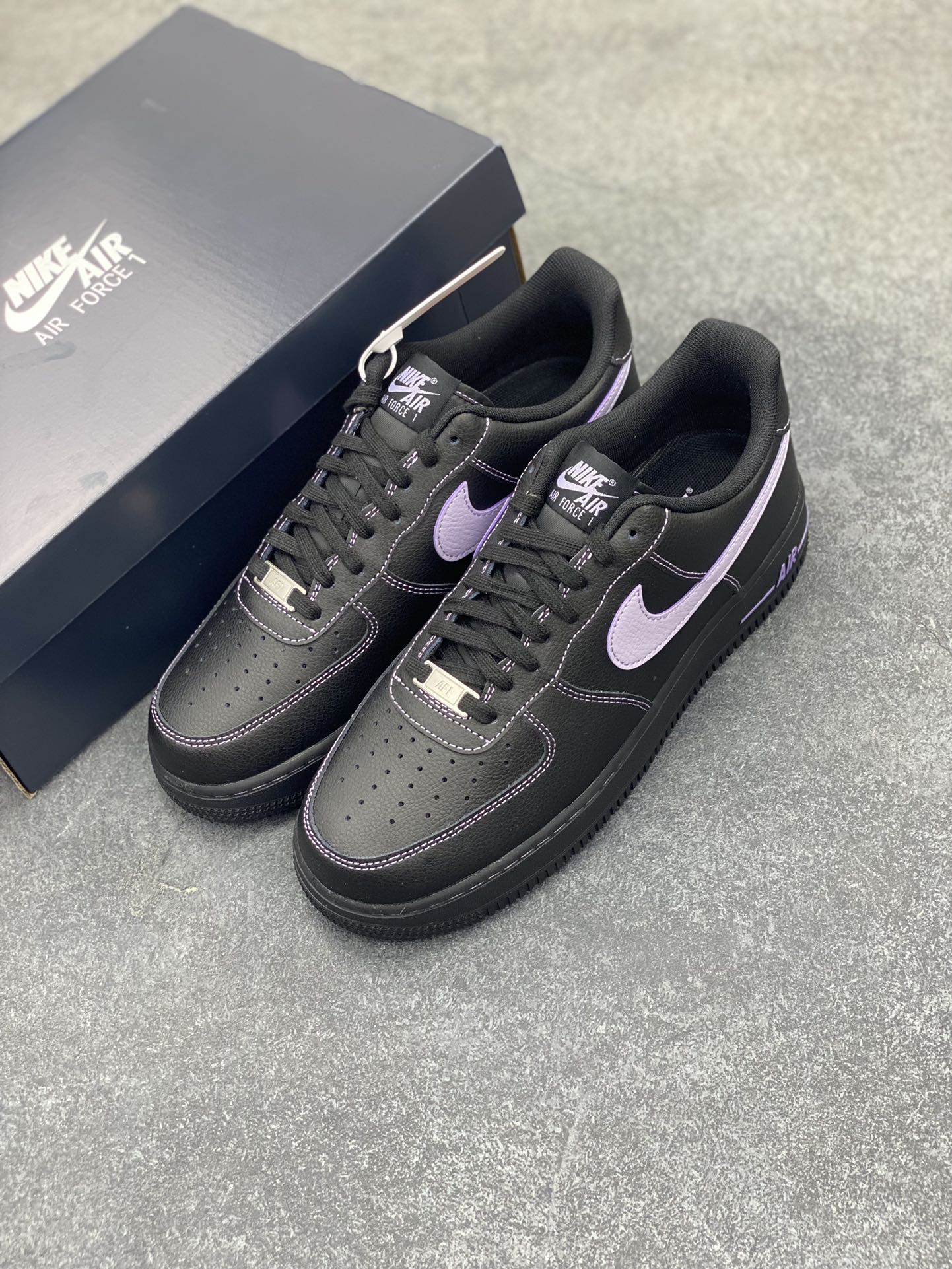 图片[8]-Nike Air Force 1 Low 黑紫 原楦头原纸板 打造纯正空军版型 专注外贸渠道 全掌内置蜂窝气垫 原盒配件 原厂中底钢印、拉帮完美 货号：HQ2037-001 尺码：36 36.5 37.5 38 38.5 39 40 40.5 41 42 42.5 43 44 44.5 45-选品中心