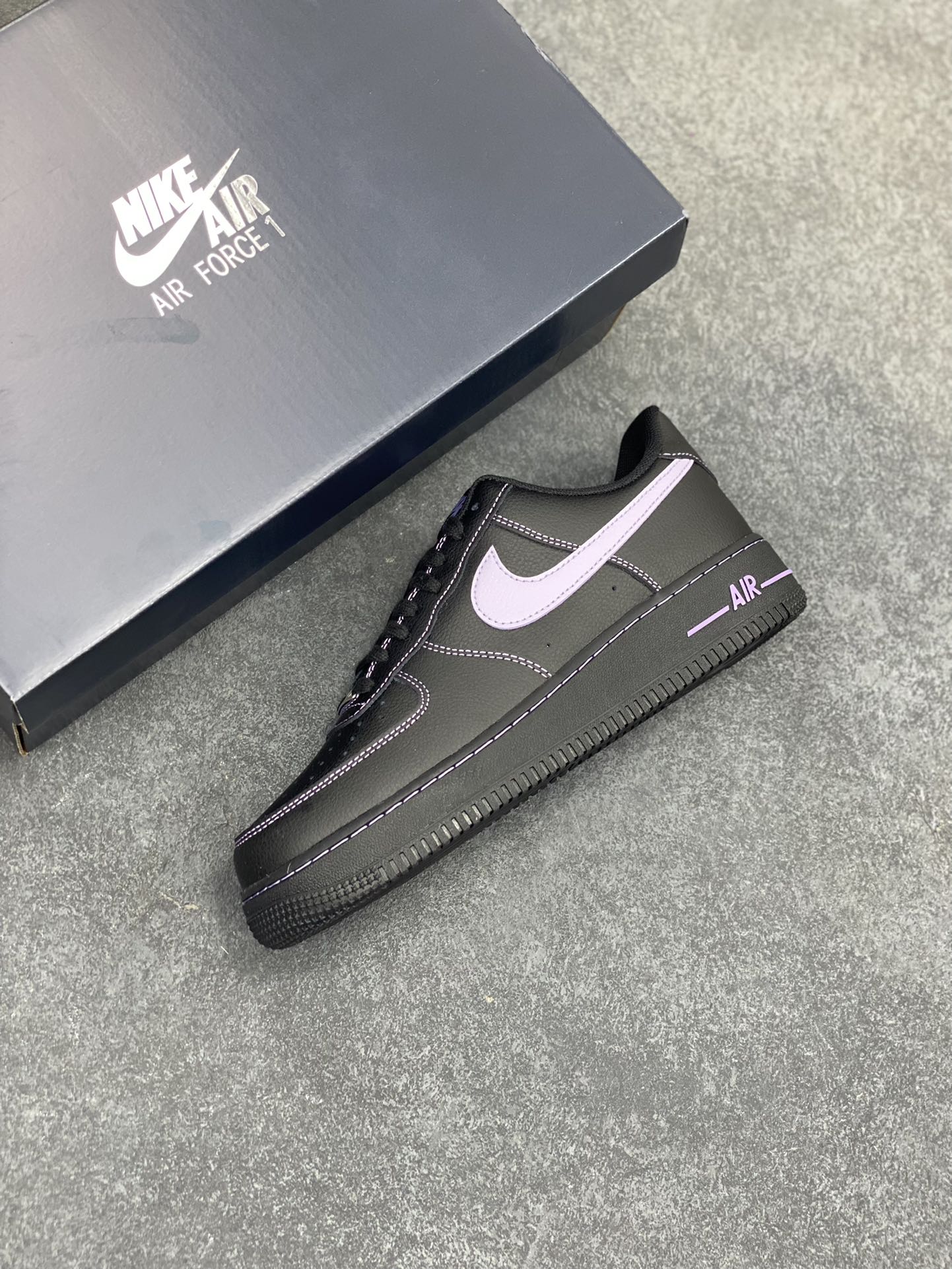 图片[7]-Nike Air Force 1 Low 黑紫 原楦头原纸板 打造纯正空军版型 专注外贸渠道 全掌内置蜂窝气垫 原盒配件 原厂中底钢印、拉帮完美 货号：HQ2037-001 尺码：36 36.5 37.5 38 38.5 39 40 40.5 41 42 42.5 43 44 44.5 45-选品中心