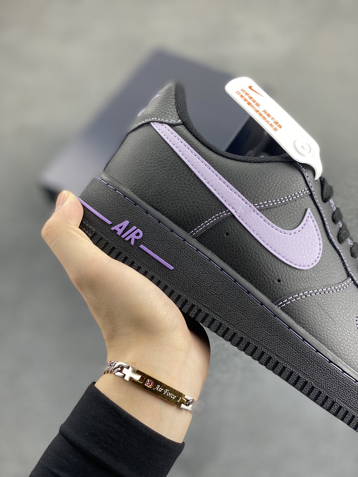 图片[6]-Nike Air Force 1 Low 黑紫 原楦头原纸板 打造纯正空军版型 专注外贸渠道 全掌内置蜂窝气垫 原盒配件 原厂中底钢印、拉帮完美 货号：HQ2037-001 尺码：36 36.5 37.5 38 38.5 39 40 40.5 41 42 42.5 43 44 44.5 45-选品中心
