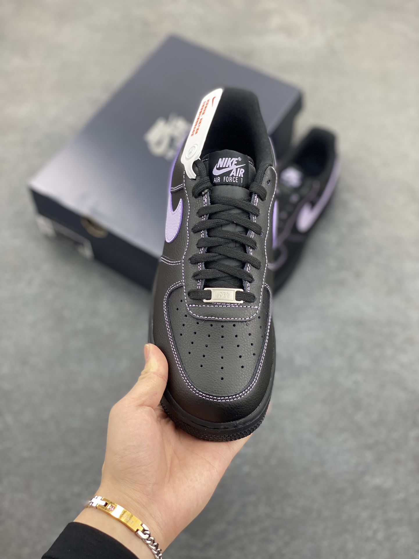 图片[2]-Nike Air Force 1 Low 黑紫 原楦头原纸板 打造纯正空军版型 专注外贸渠道 全掌内置蜂窝气垫 原盒配件 原厂中底钢印、拉帮完美 货号：HQ2037-001 尺码：36 36.5 37.5 38 38.5 39 40 40.5 41 42 42.5 43 44 44.5 45-选品中心