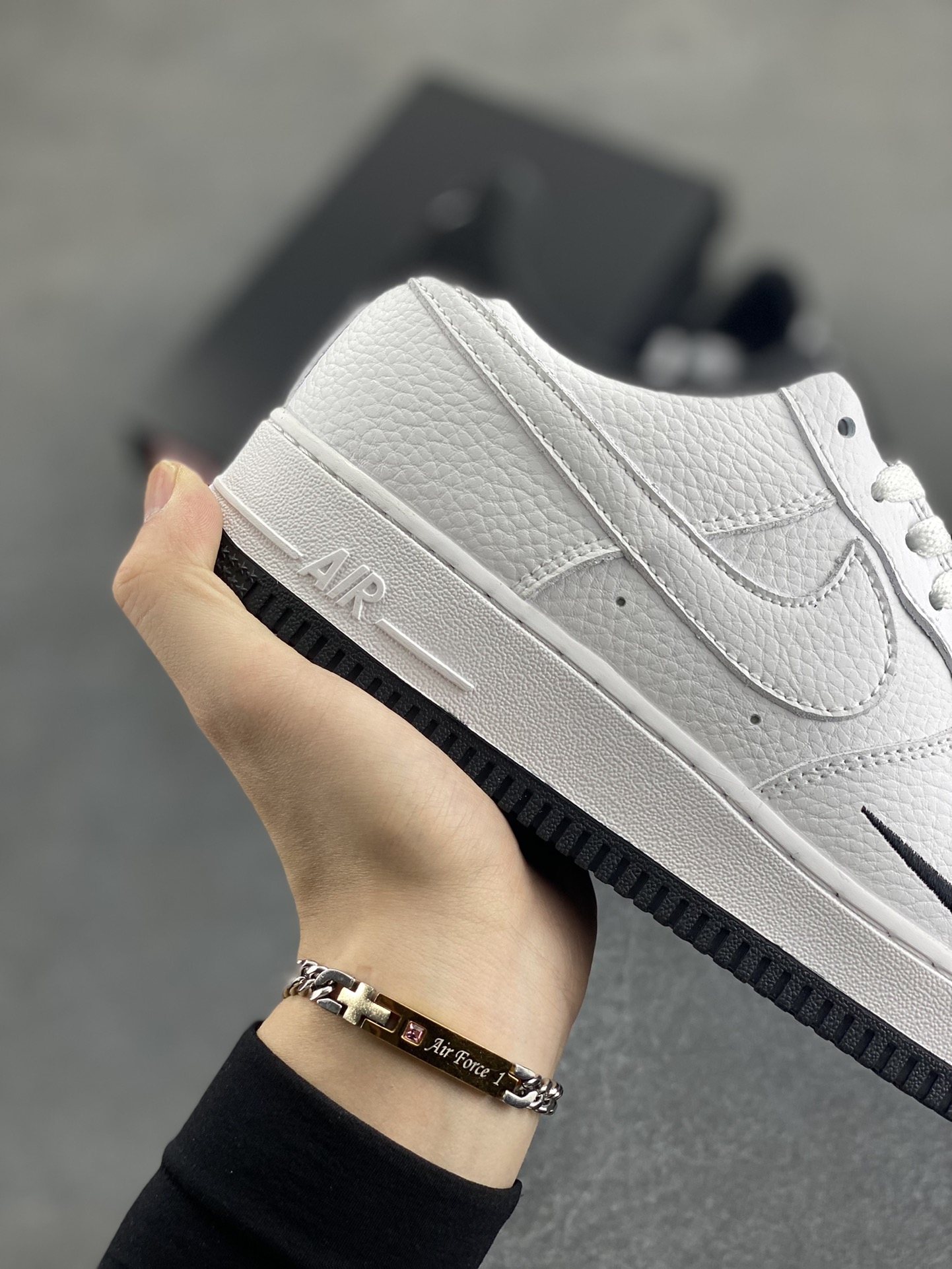 图片[6]-福利特价 Air Force 1\’ 07 白黑小勾 原楦头原纸板 打造纯正空军版型 专注外贸渠道 全掌内置蜂窝气垫 #原盒配件 原厂中底钢印、拉帮完美 货号：HM9483-101 尺码：36 36.5 37.5 38 38.5 39 40 40.5 41 42 42.5 43 44 44.5 45-选品中心