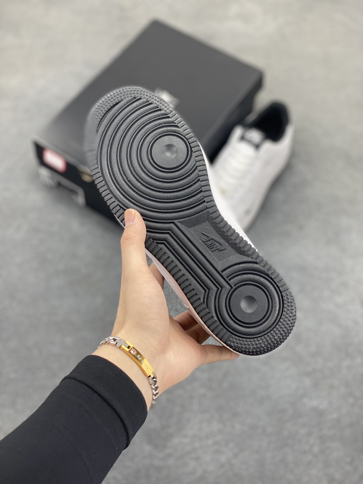 图片[5]-福利特价 Air Force 1\’ 07 白黑小勾 原楦头原纸板 打造纯正空军版型 专注外贸渠道 全掌内置蜂窝气垫 #原盒配件 原厂中底钢印、拉帮完美 货号：HM9483-101 尺码：36 36.5 37.5 38 38.5 39 40 40.5 41 42 42.5 43 44 44.5 45-选品中心