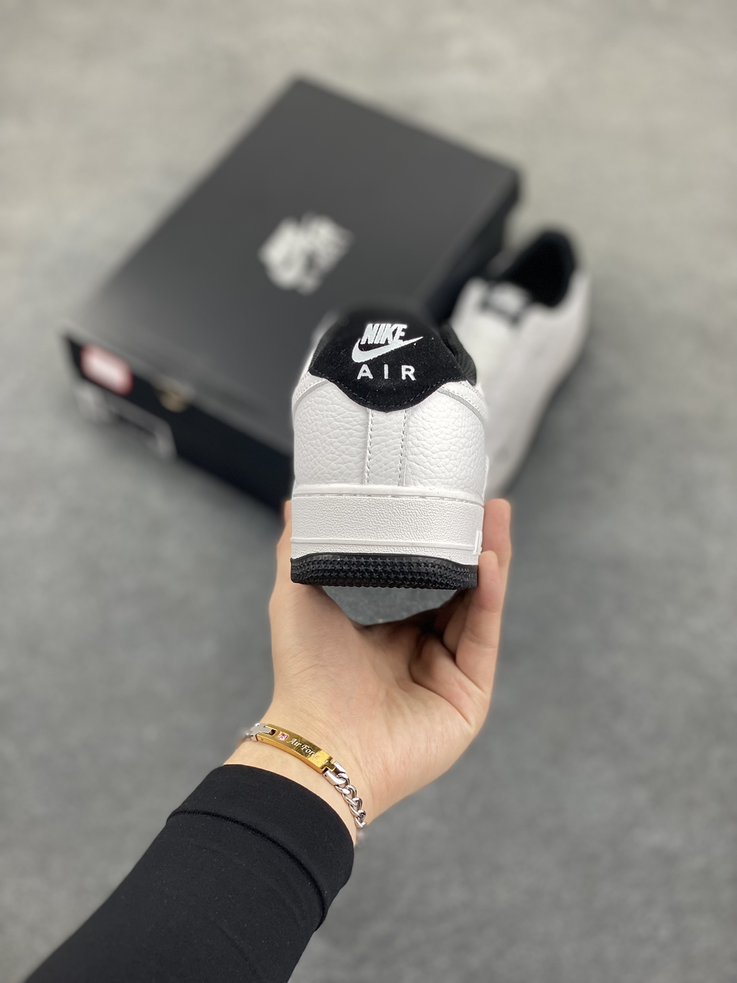 图片[4]-福利特价 Air Force 1\’ 07 白黑小勾 原楦头原纸板 打造纯正空军版型 专注外贸渠道 全掌内置蜂窝气垫 #原盒配件 原厂中底钢印、拉帮完美 货号：HM9483-101 尺码：36 36.5 37.5 38 38.5 39 40 40.5 41 42 42.5 43 44 44.5 45-选品中心