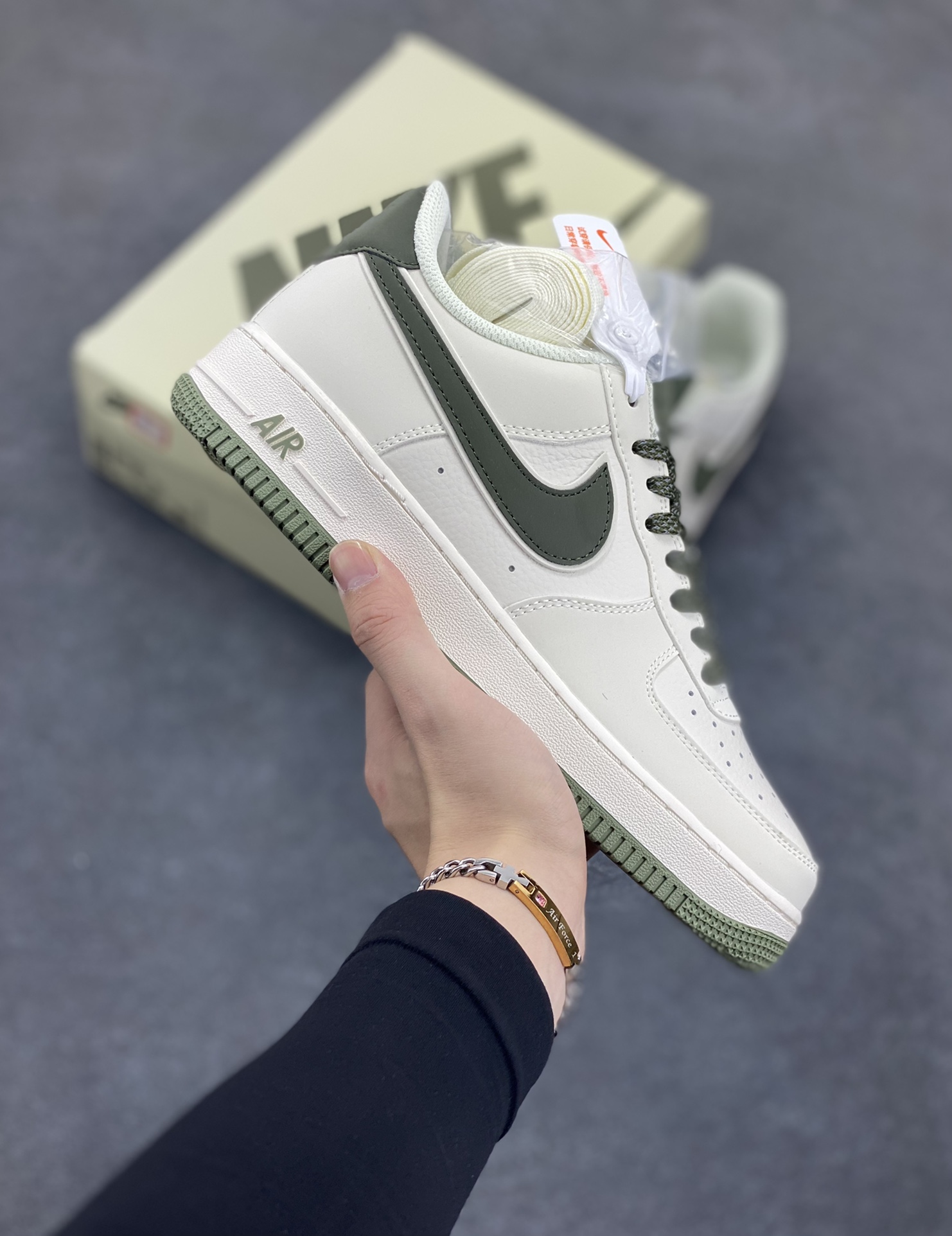 Nike Air Force 1 Low \'07 米军绿 满天星低帮空军一号休闲板鞋 客供高亮3m反光 定制头成皮料 定制鞋盒 原楦原纸板 纯正版型 内置全掌气垫 货号：GL6835-008 尺码：36 36.5 37.5 38 38.5 39 40 40.5 41 42 42.5 43 44 44.5 45-选品中心