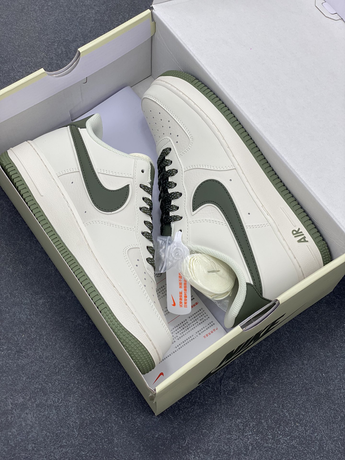 图片[9]-Nike Air Force 1 Low \’07 米军绿 满天星低帮空军一号休闲板鞋 客供高亮3m反光 定制头成皮料 定制鞋盒 原楦原纸板 纯正版型 内置全掌气垫 货号：GL6835-008 尺码：36 36.5 37.5 38 38.5 39 40 40.5 41 42 42.5 43 44 44.5 45-选品中心