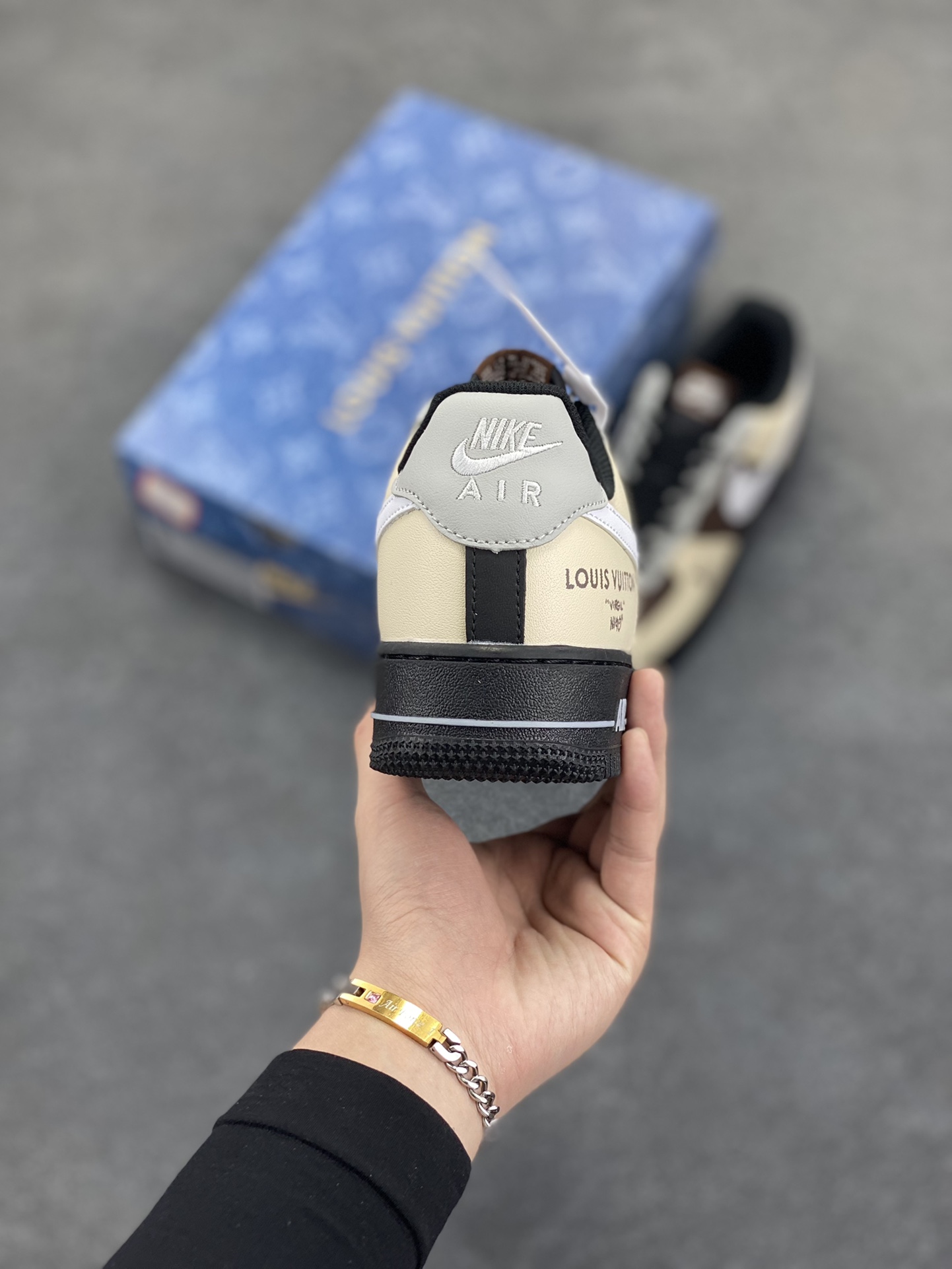 图片[4]-Nike Air Force 1 Low 空军一号低帮百搭休闲运动板鞋。柔软、弹性十足的缓震性能和出色的中底设计，横跨复古与现代的外型结合，造就出风靡全球三十多年的Force 1，直到今天还深受青睐。 货号：808788-625 尺码：36 36.5 37.5 38 38.5 39 40 40.5 41 42 42.5 43 44 44.5 45-选品中心