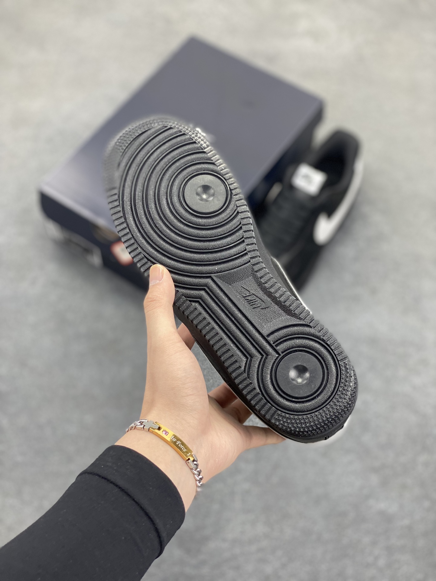 图片[5]-福利特价 Nike Air Force 1 Low 黑白勾 原楦头原纸板 打造纯正空军版型 专注外贸渠道 全掌内置蜂窝气垫 原盒配件 原厂中底钢印、拉帮完美 货号：CQ0492-001 尺码：36 36.5 37.5 38 38.5 39 40 40.5 41 42 42.5 43 44 44.5 45-选品中心