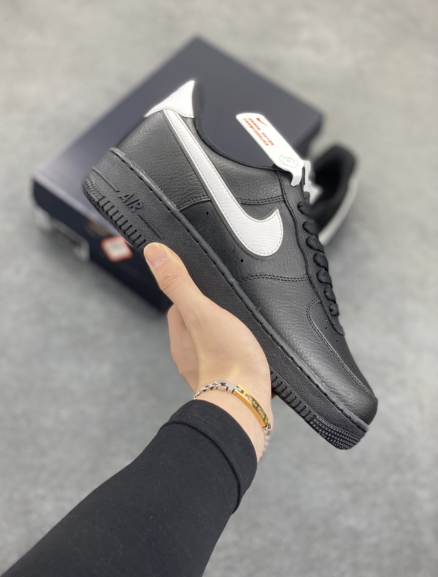 福利特价 Nike Air Force 1 Low 黑白勾 原楦头原纸板 打造纯正空军版型 专注外贸渠道 全掌内置蜂窝气垫 原盒配件 原厂中底钢印、拉帮完美 货号：CQ0492-001 尺码：36 36.5 37.5 38 38.5 39 40 40.5 41 42 42.5 43 44 44.5 45-选品中心
