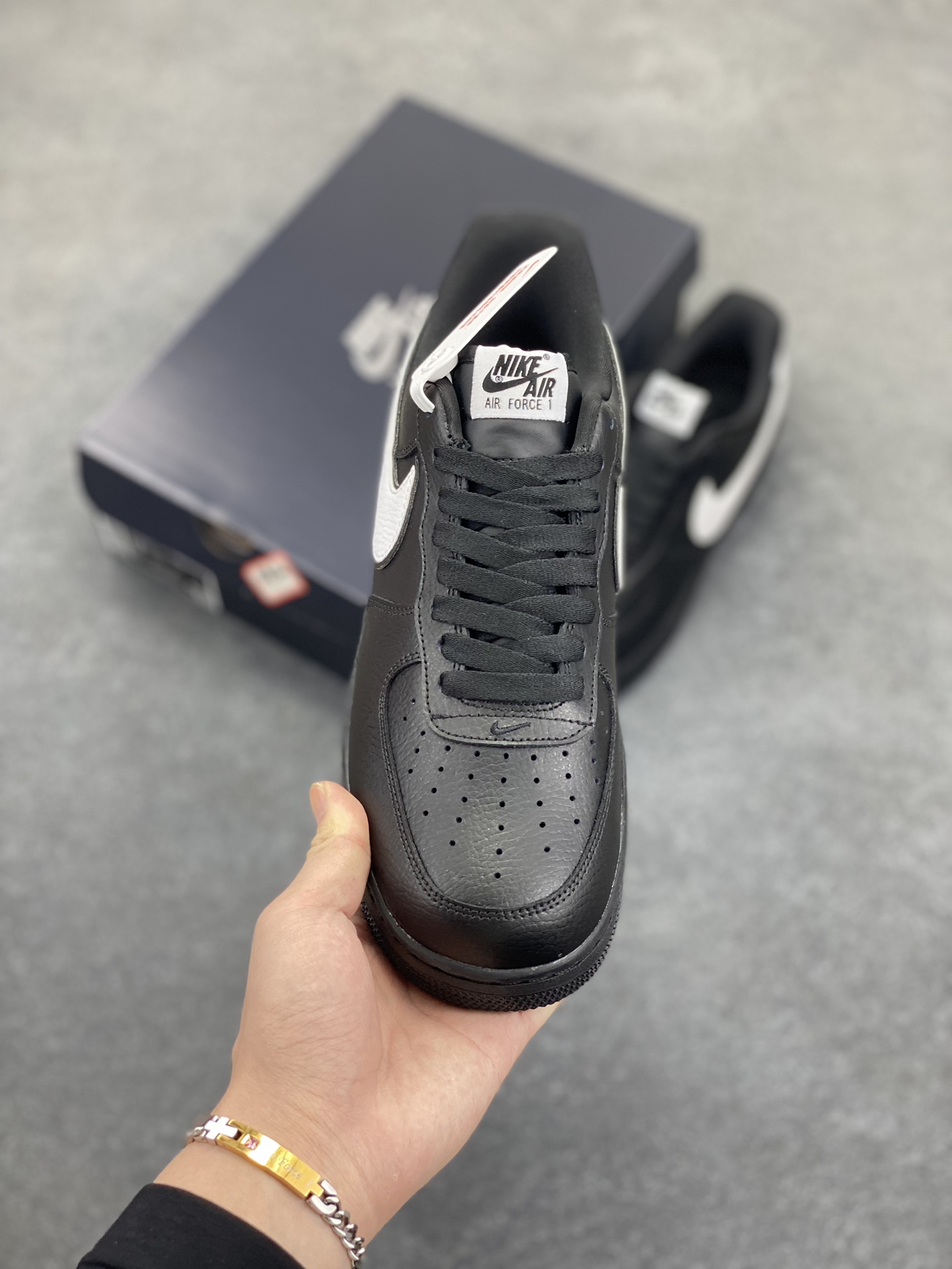 图片[2]-福利特价 Nike Air Force 1 Low 黑白勾 原楦头原纸板 打造纯正空军版型 专注外贸渠道 全掌内置蜂窝气垫 原盒配件 原厂中底钢印、拉帮完美 货号：CQ0492-001 尺码：36 36.5 37.5 38 38.5 39 40 40.5 41 42 42.5 43 44 44.5 45-选品中心