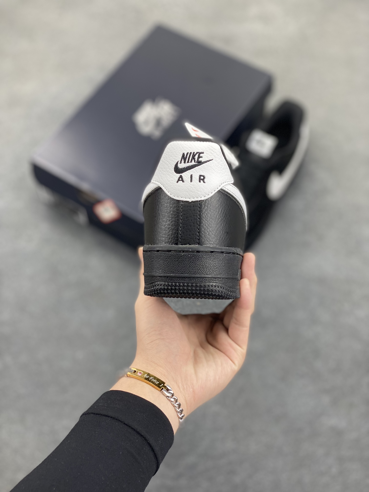 图片[4]-福利特价 Nike Air Force 1 Low 黑白勾 原楦头原纸板 打造纯正空军版型 专注外贸渠道 全掌内置蜂窝气垫 原盒配件 原厂中底钢印、拉帮完美 货号：CQ0492-001 尺码：36 36.5 37.5 38 38.5 39 40 40.5 41 42 42.5 43 44 44.5 45-选品中心