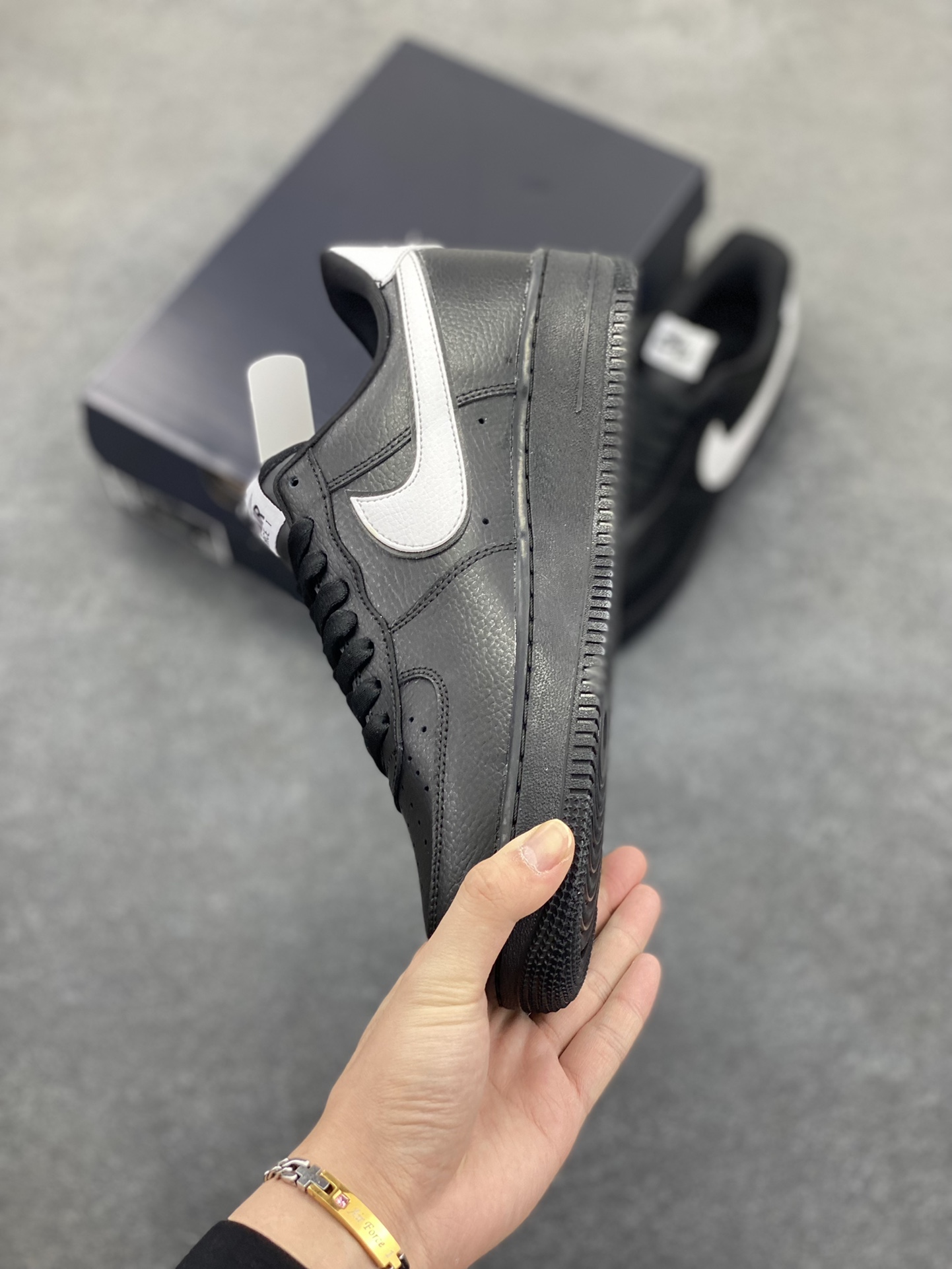 图片[3]-福利特价 Nike Air Force 1 Low 黑白勾 原楦头原纸板 打造纯正空军版型 专注外贸渠道 全掌内置蜂窝气垫 原盒配件 原厂中底钢印、拉帮完美 货号：CQ0492-001 尺码：36 36.5 37.5 38 38.5 39 40 40.5 41 42 42.5 43 44 44.5 45-选品中心
