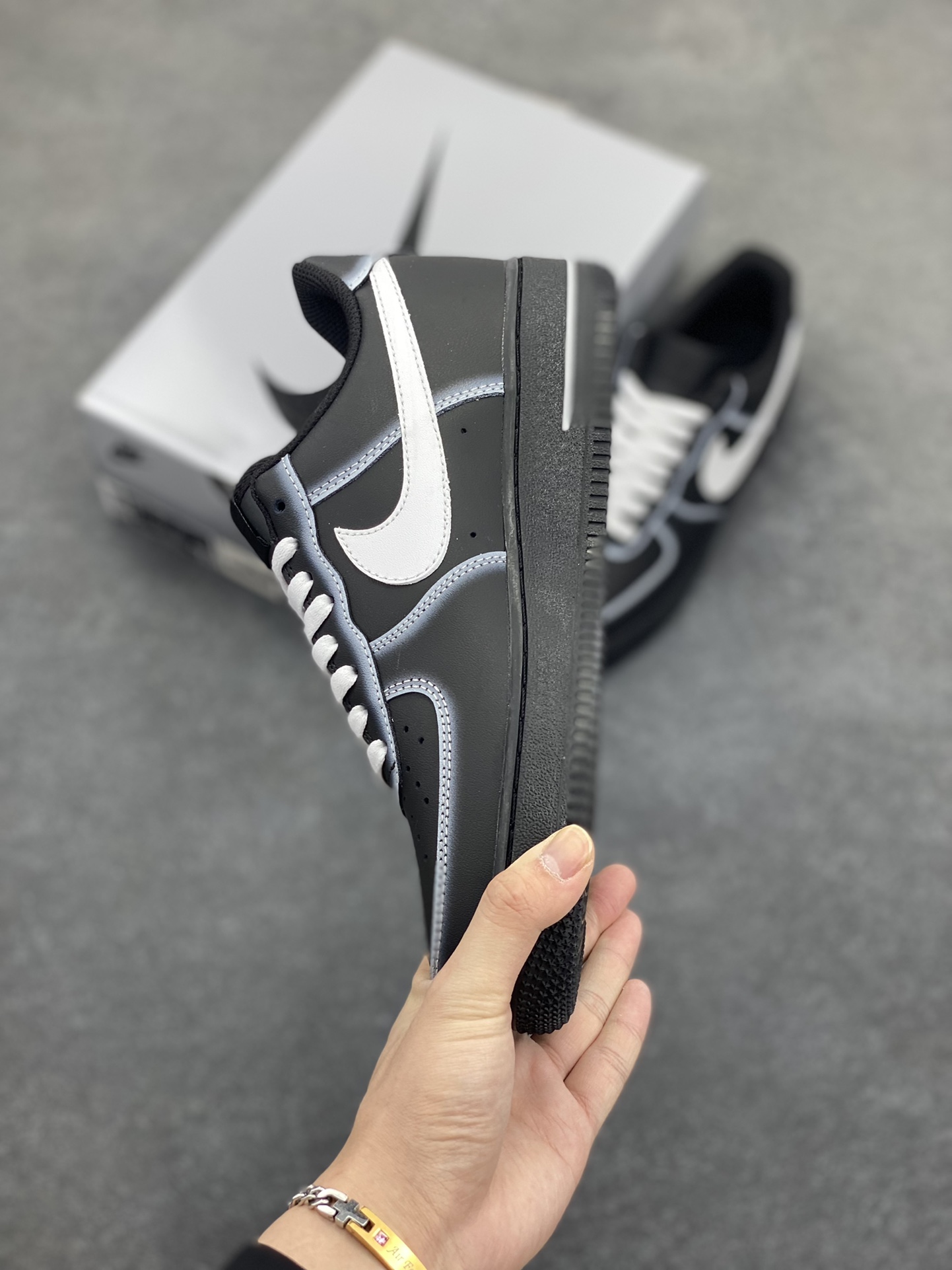 图片[3]-Nike Air Force 1 Low’07 暗夜幽灵 空军一号低帮休闲板鞋 定制皮料 定制鞋盒 配件齐全 原楦原纸板 纯正空军版型 内置全掌气垫 货号：DD8959-001 尺码：36 36.5 37.5 38 38.5 39 40 40.5 41 42 42.5 43 44 44.5 45-选品中心