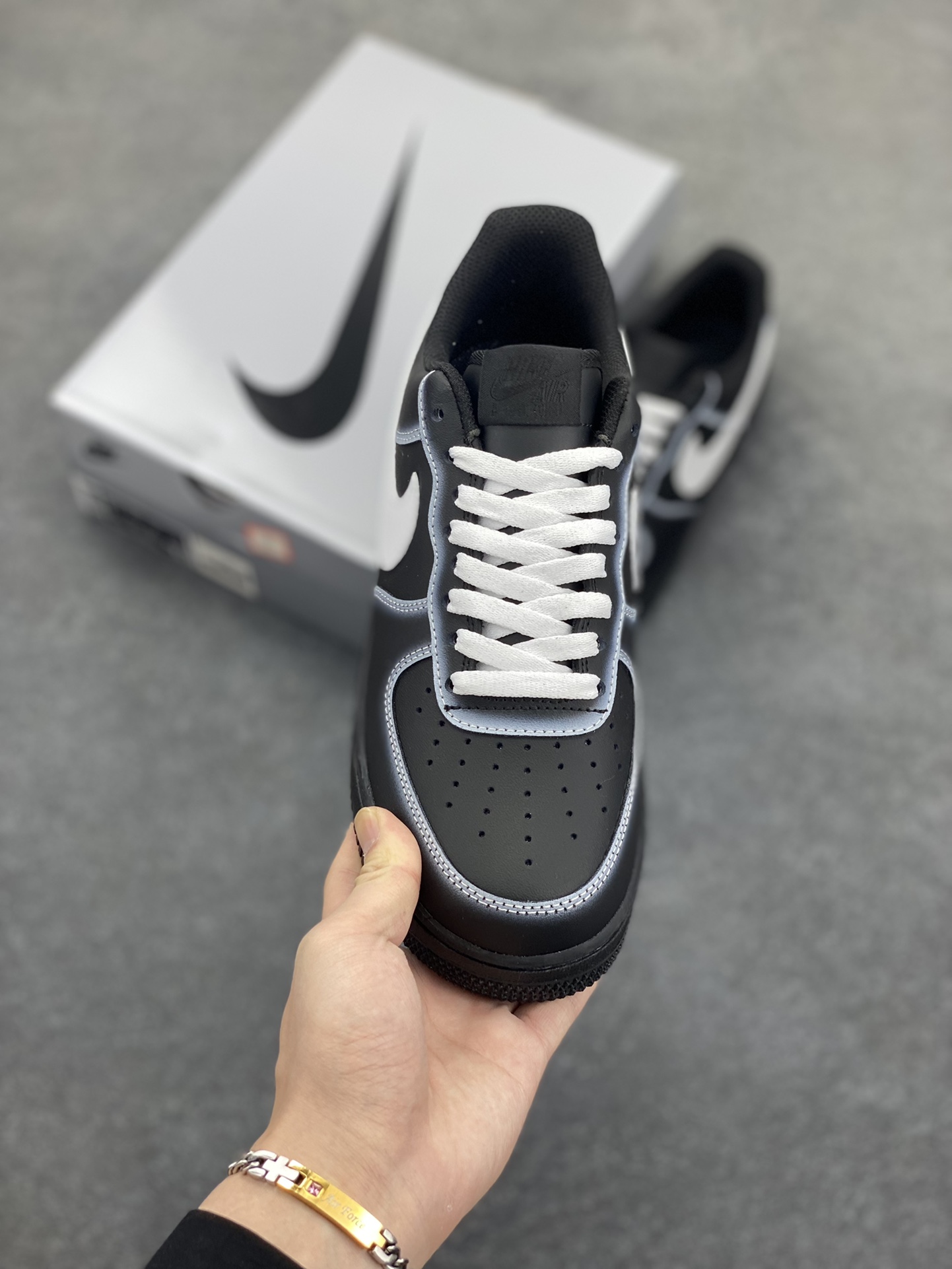 图片[2]-Nike Air Force 1 Low’07 暗夜幽灵 空军一号低帮休闲板鞋 定制皮料 定制鞋盒 配件齐全 原楦原纸板 纯正空军版型 内置全掌气垫 货号：DD8959-001 尺码：36 36.5 37.5 38 38.5 39 40 40.5 41 42 42.5 43 44 44.5 45-选品中心