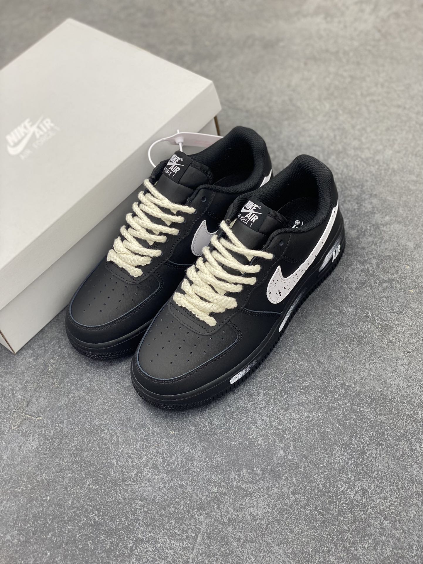 图片[8]-Nike Air Force 1 Low 空军一号低帮百搭休闲运动板鞋。柔软、弹性十足的缓震性能和出色的中底设计，横跨复古与现代的外型结合，造就出风靡全球三十多年的Force 1，直到今天还深受青睐。 货号：FZ0627-010 尺码：36 36.5 37.5 38 38.5 39 40 40.5 41 42 42.5 43 44 44.5 45-选品中心