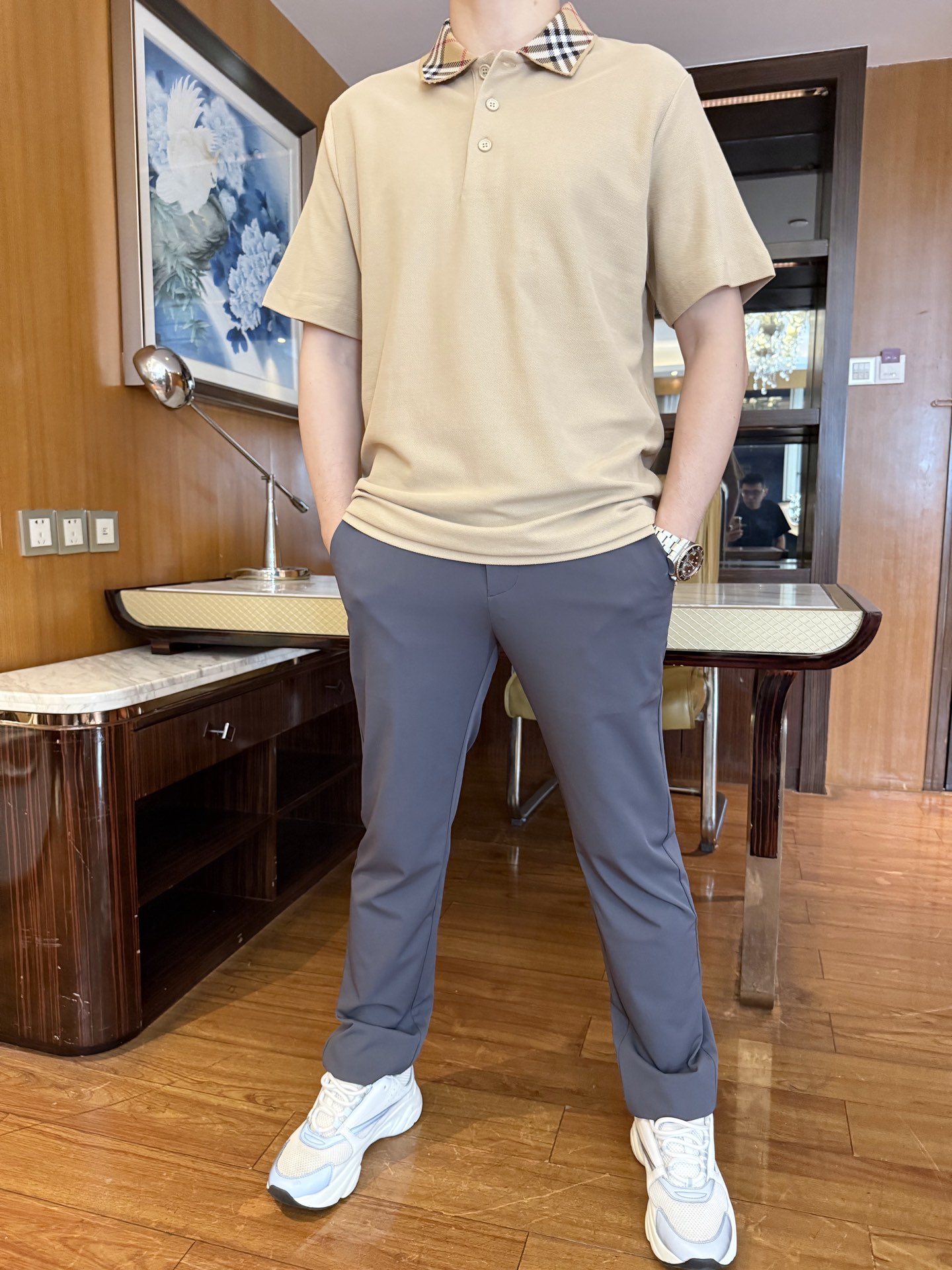 NO:145972,Burberry-2025 counter latest hot-selling Polo, London counter hot-selling items!  Selected Italian imported bead flooring fabrics with the latest designs, the lapel plaid design highlights taste, business and casual boutique. Size: S-XXL (model 173/130 wearing S size, with Hong Kong Lane Crawford gift box packaging), burberry, alexander wang19860909巴宝莉-2025专柜最新爆款Polo出货 伦敦专柜热销单品！精选意大利进口珠地棉面料搭配最新的设计,翻领的格纹设计彰显品味 商务休闲精品.尺码:S-XXL（模特173/130穿S码,配香港连卡佛礼盒包装）,,burberry,alexander wang,Men's clothing