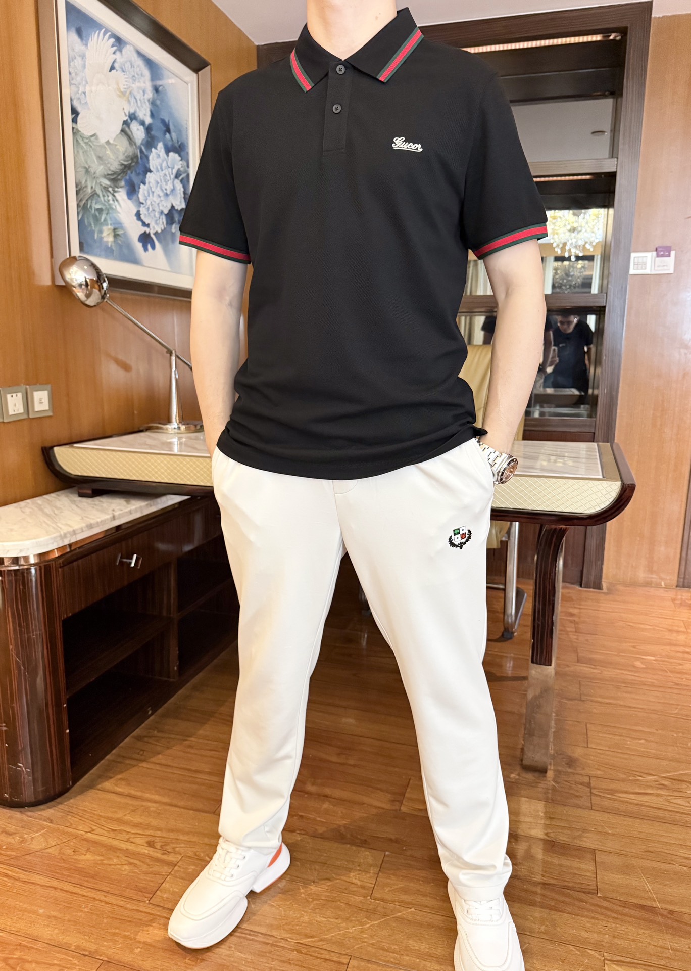 NO:145930,Guqi-2025 counter latest hot-selling Polo, a London counter hot-selling product!  Selected Italian imported bead flooring fabrics with the latest designs, the brand logo embroidery on the chest highlights taste, business and casual boutique. Size: 48-56 (model 173/130 wears 48 sizes, with Hong Kong Lane Crawford gift box packaging), alexander wang19860909古琦-2025专柜最新爆款Polo出货 伦敦专柜热销单品！精选意大利进口珠地棉面料搭配最新的设计,胸口的品牌logo刺绣彰显品味 商务休闲精品.尺码:48-56（模特173/130穿48码,配香港连卡佛礼盒包装）,,alexander wang,Men's clothing