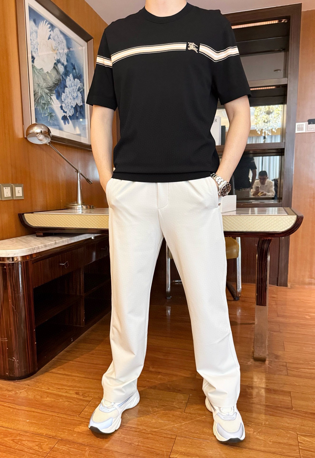 NO:145943,Burberry-2025 counter latest hot T-shirt shipment, hot-selling items in European and American counters!  Selected Italian imported Tennis knitted fabrics with fashionable designs, exquisite brand logos on the chest to show the charm You are definitely worthy of having. Number 48-56 (model 173/130 wears 48, with Hong Kong Lane Crawford gift box packaging), burberry,tees, t-shirt, alexander wang19860909巴宝莉-2025专柜最新爆款T恤出货 欧美专柜热销单品！精选意大利进口天丝针织面料搭配时尚的设计,胸前精致的品牌标志彰显韵味 您绝对值得拥有.码数48-56（模特173/130穿48,配香港连卡佛礼盒包装）,,burberry,tees，t-shirt,alexander wang,Men's clothing