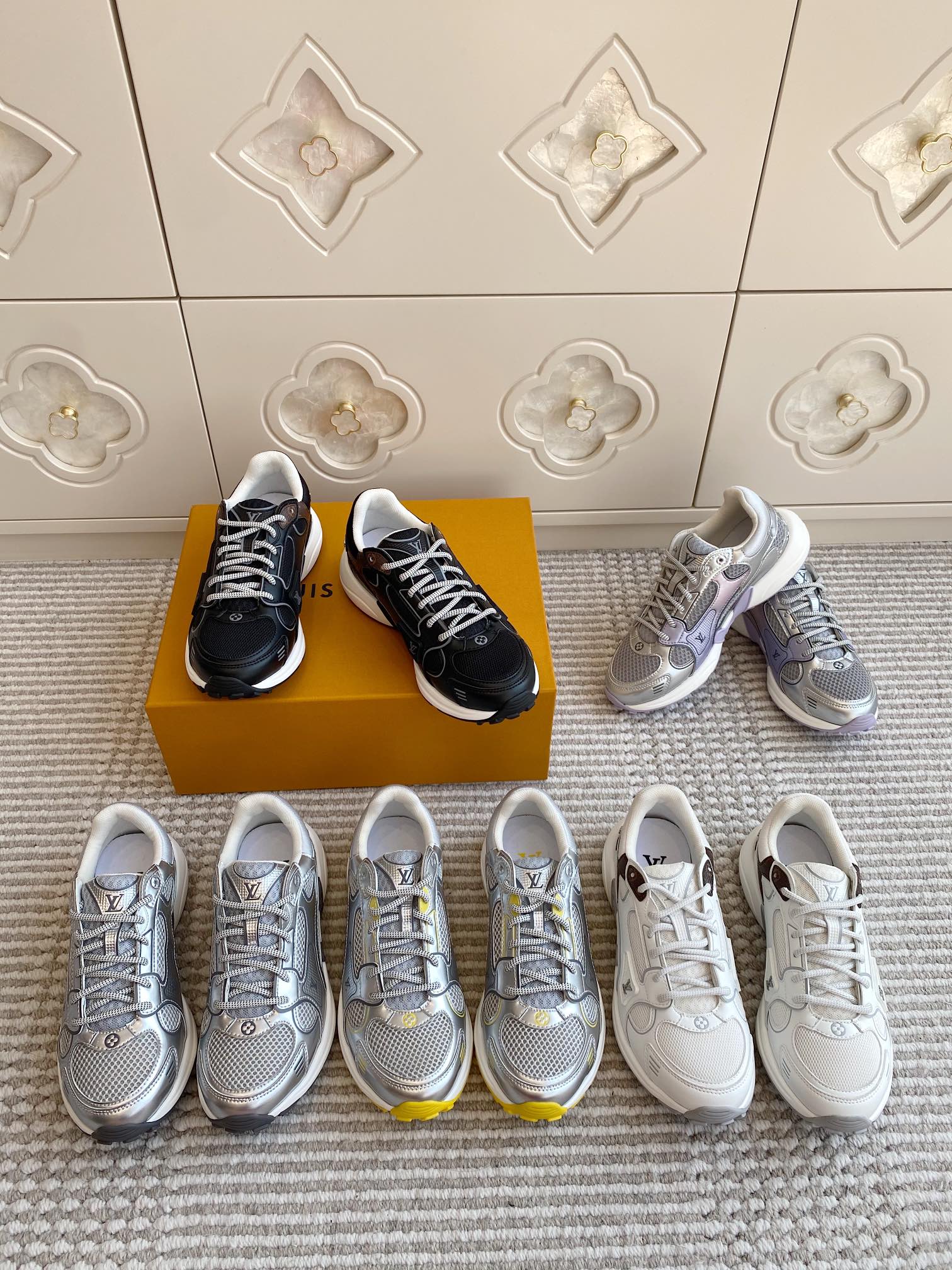 NO:385348,LV·Silver Horn King·Sneakers·Couples·35-45,Casual Shoes/Sneakers,louis vuitton,alexander wang,sneakers19860909LV·银角大王·运动鞋·情侣·35-45,休闲鞋/运动鞋,louis vuitton,alexander wang,sneakers,Women's Shoes