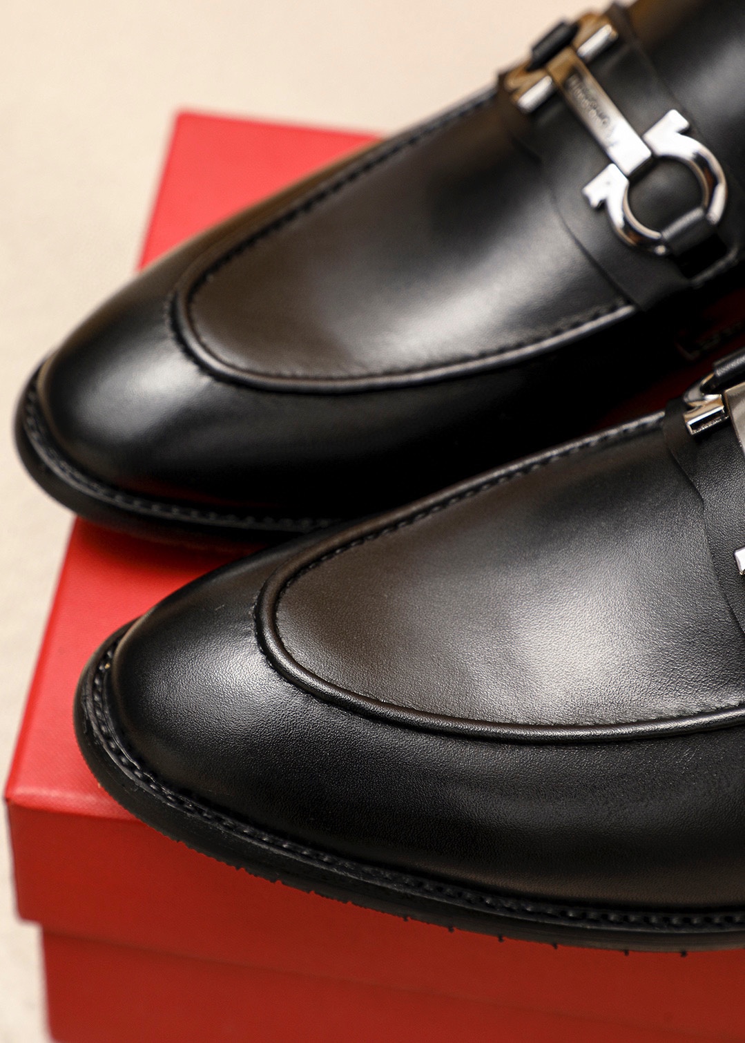 Salvatore Ferragamo Men's Leather Loafer Dress Shoes - Classic Style 7 i1745460640 8968 5