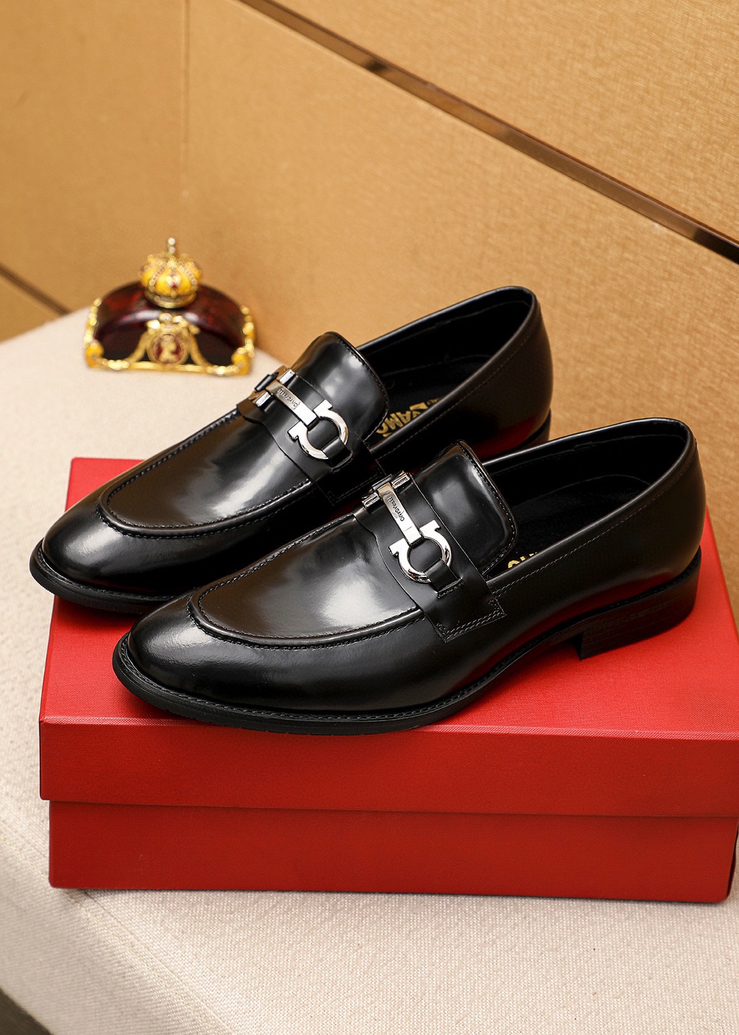 Salvatore Ferragamo Men's Leather Loafers, Black, Sizes 39-44 4 i1745460719 650 2